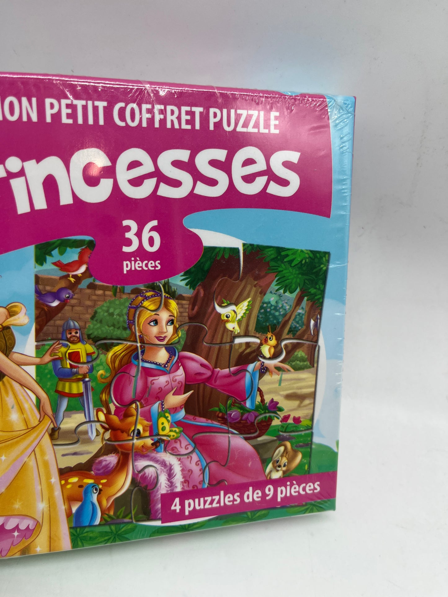 Mon petit coffret Puzzle de 4 puzzles de 9 pièces thème les princesses neuf sous blister