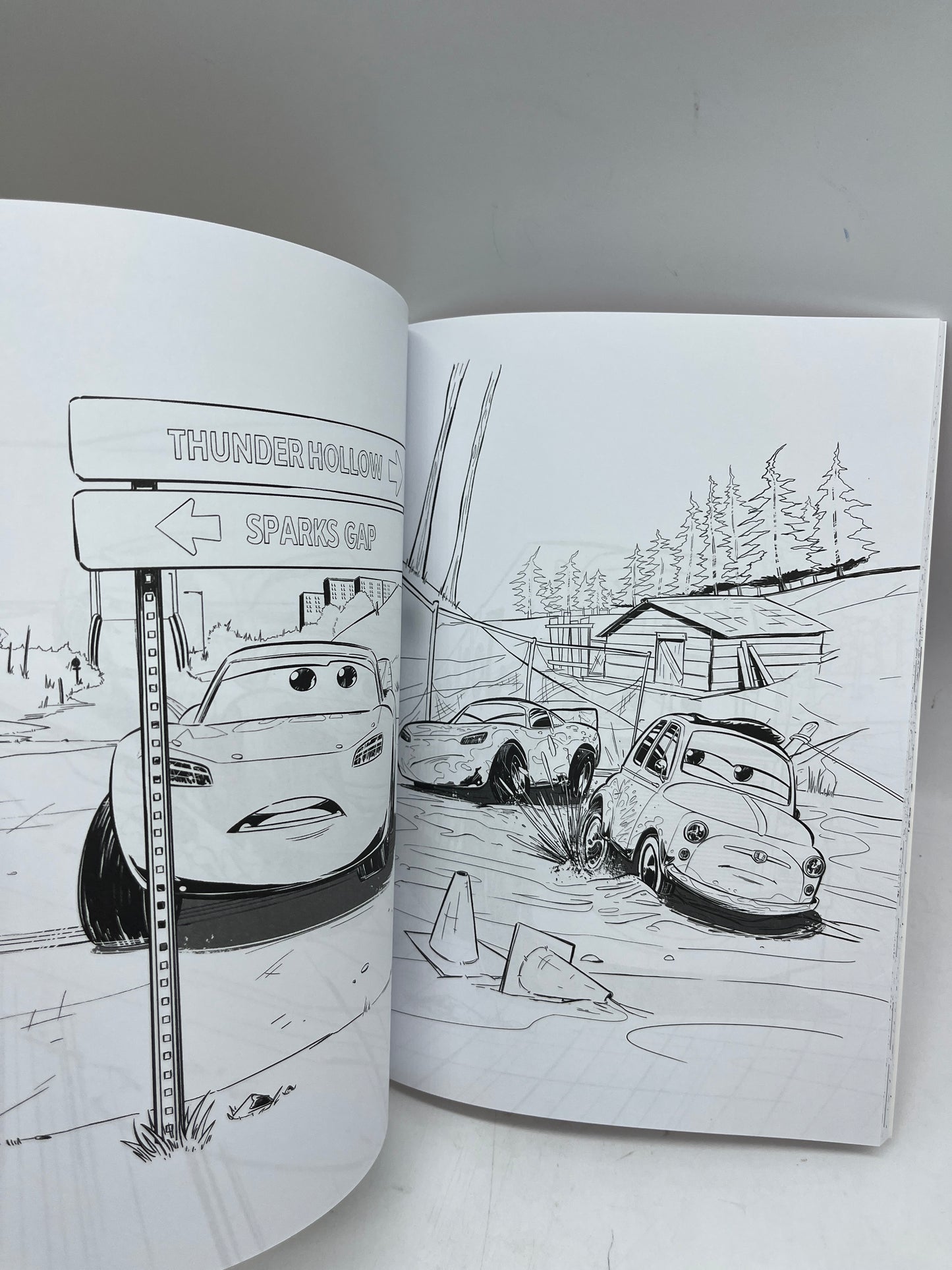 Livre d’activités Coloriages Maxi colo Disney Spécial Cars 3 voitures véhicules Neuf