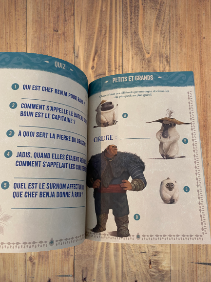 Livre d'activités 1000 stickers Disney Raya le dernier dragon Neuf