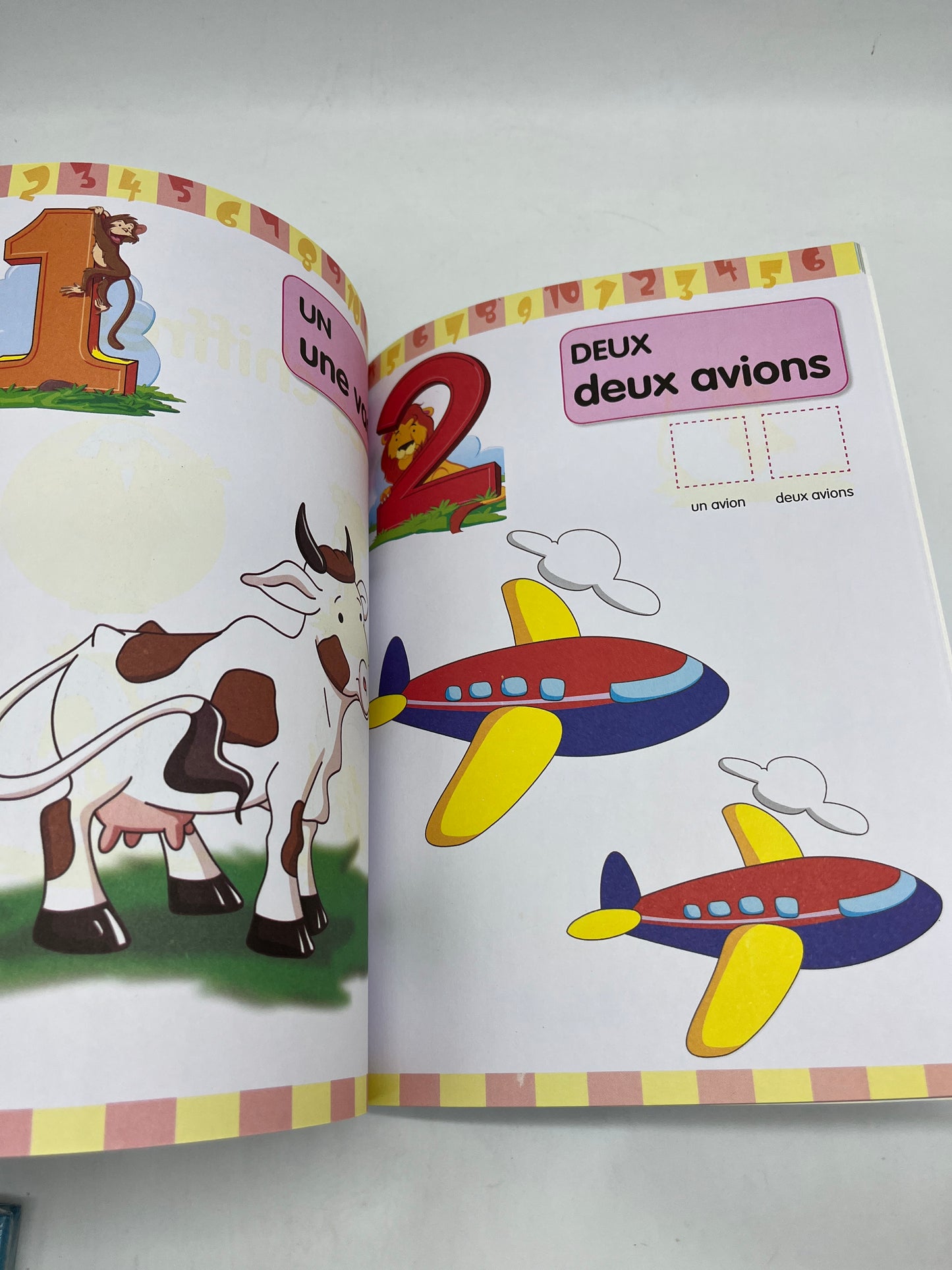 livre d’activité exercice Pour apprendre colle amuse toi l’alphabet et les chiffres avec ses autocollants Neuf