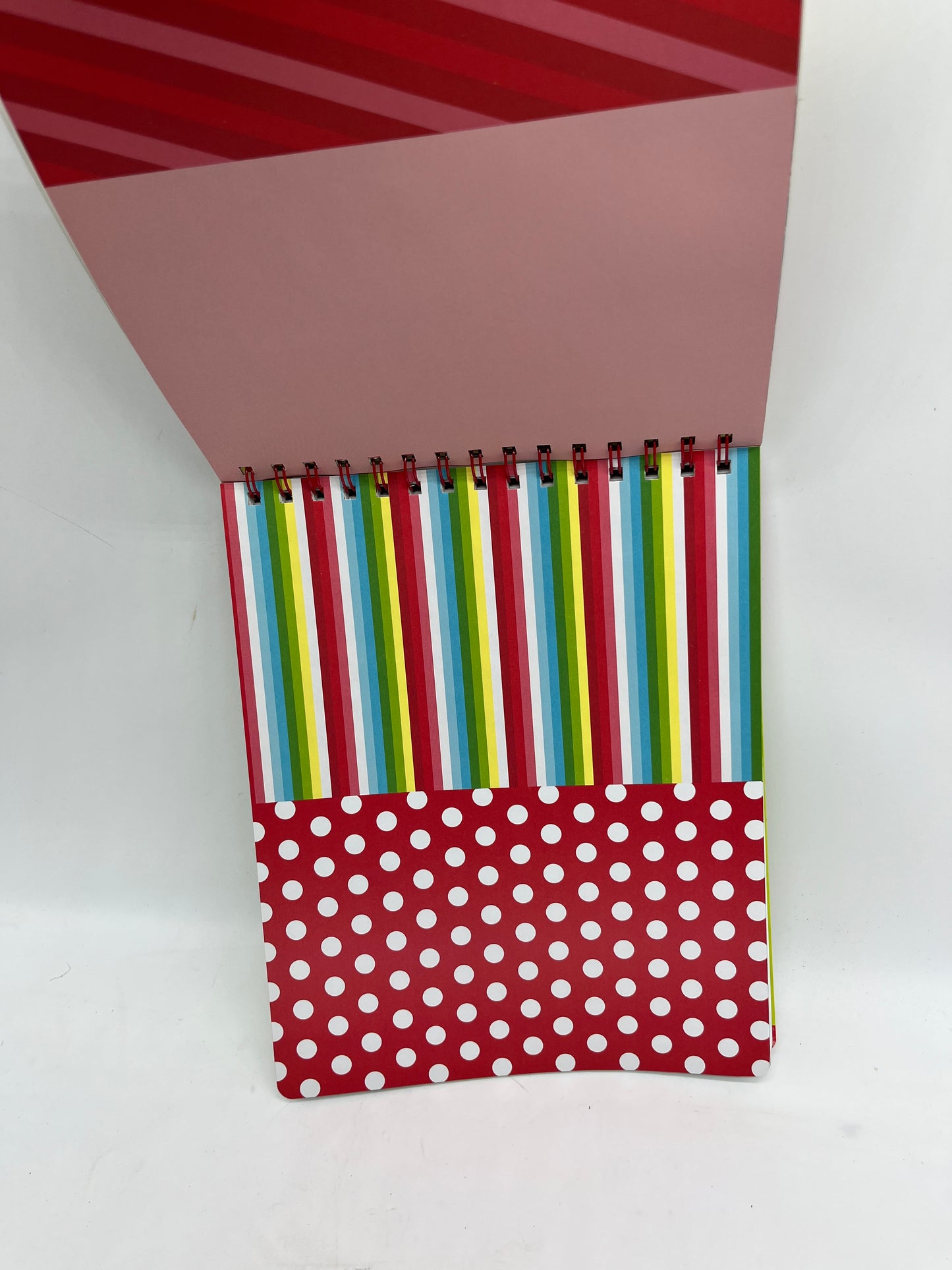 Livre d’activité magazine les creatifs special Noël Neuf !