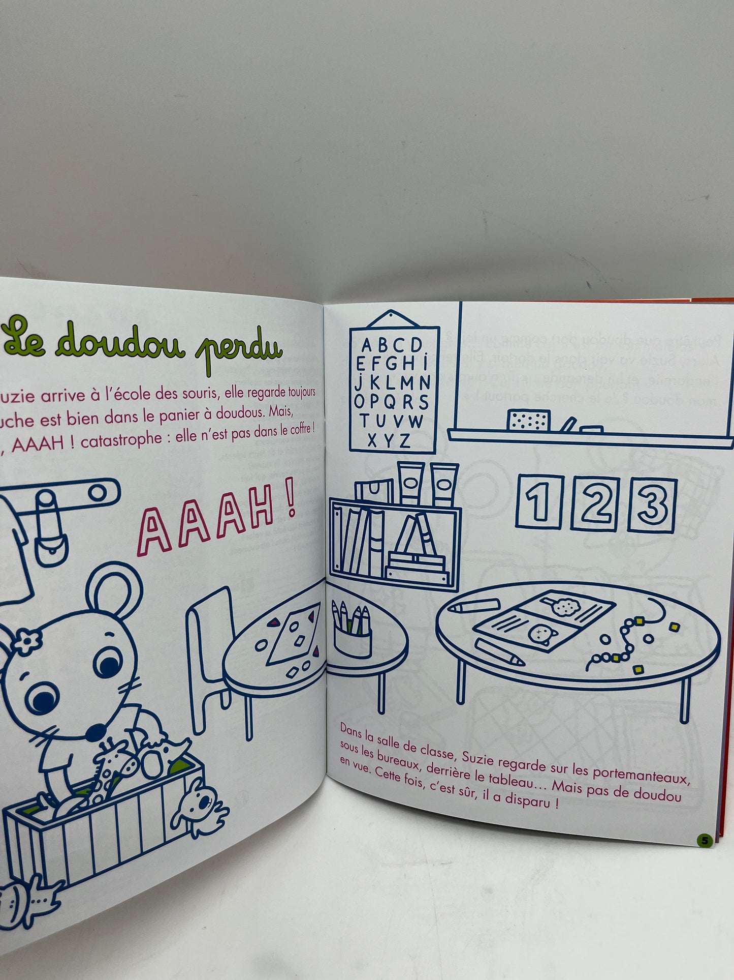 Livre d’activité Magazine TOUPIE les jeux de l’école avec ses 175 gommettes Neuf