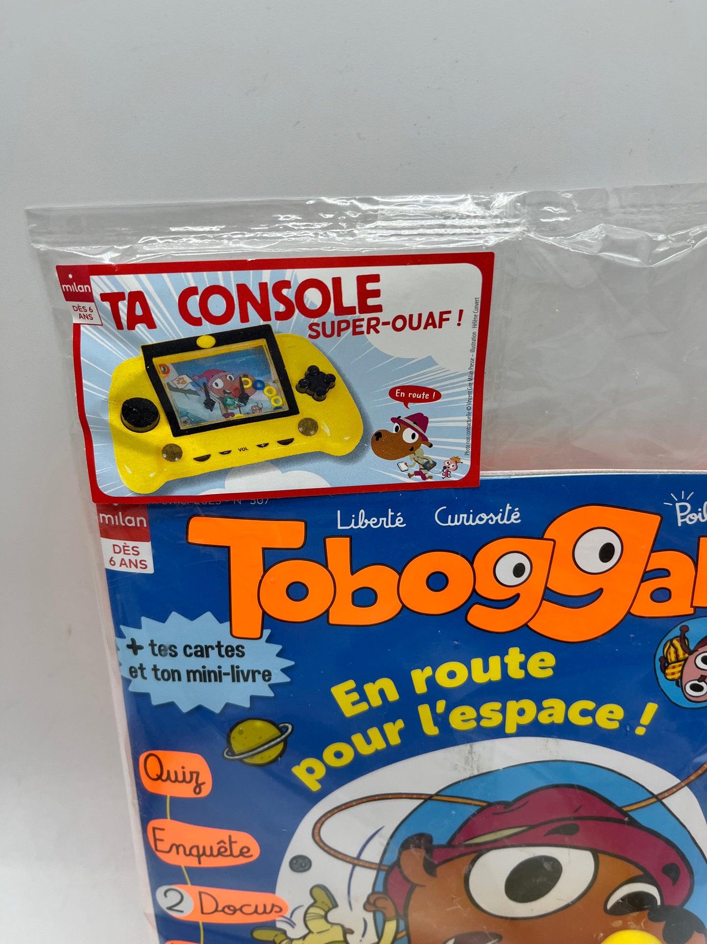 livre d’activite magazine Toboggan en route pour l’espace avec son game water ! Neuf