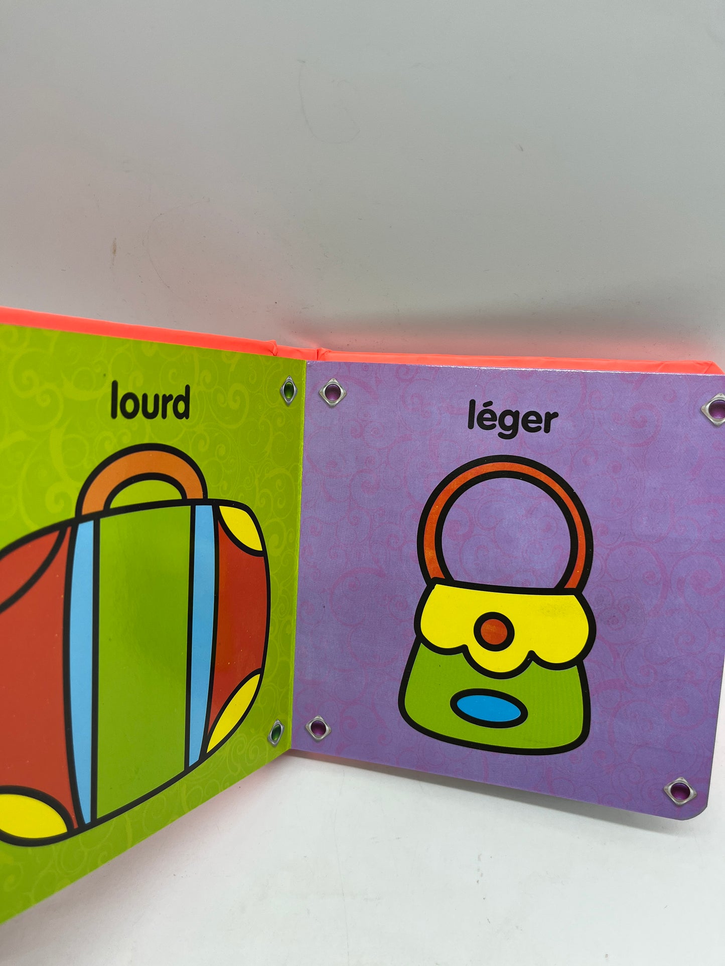 livre mon petit dictionnaire les couleurs et les opposés Neuf