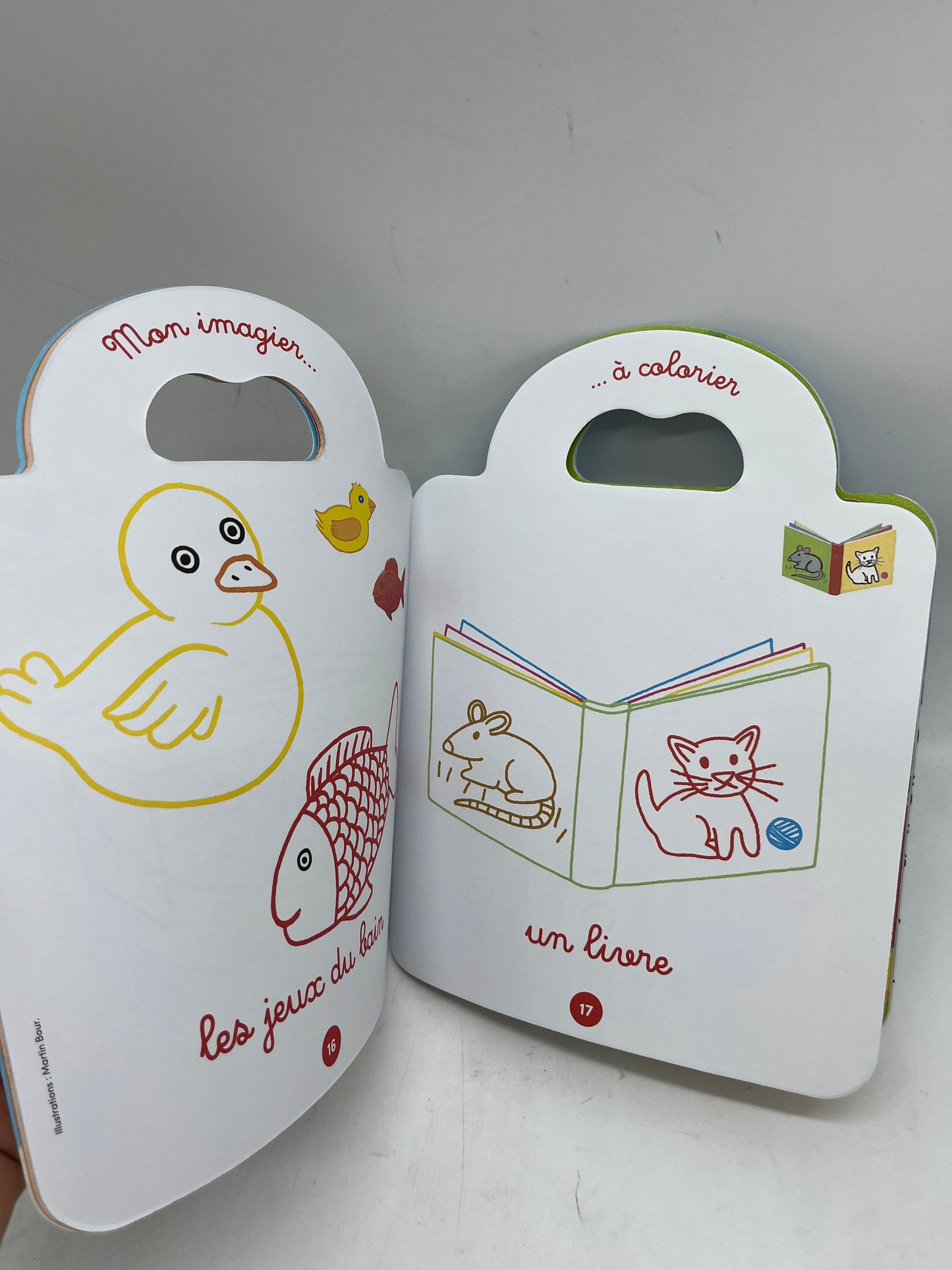 Livre d’activité Magazines Je colorie avec Petit ours brun thème carnaval avec ses crayons Neuf
