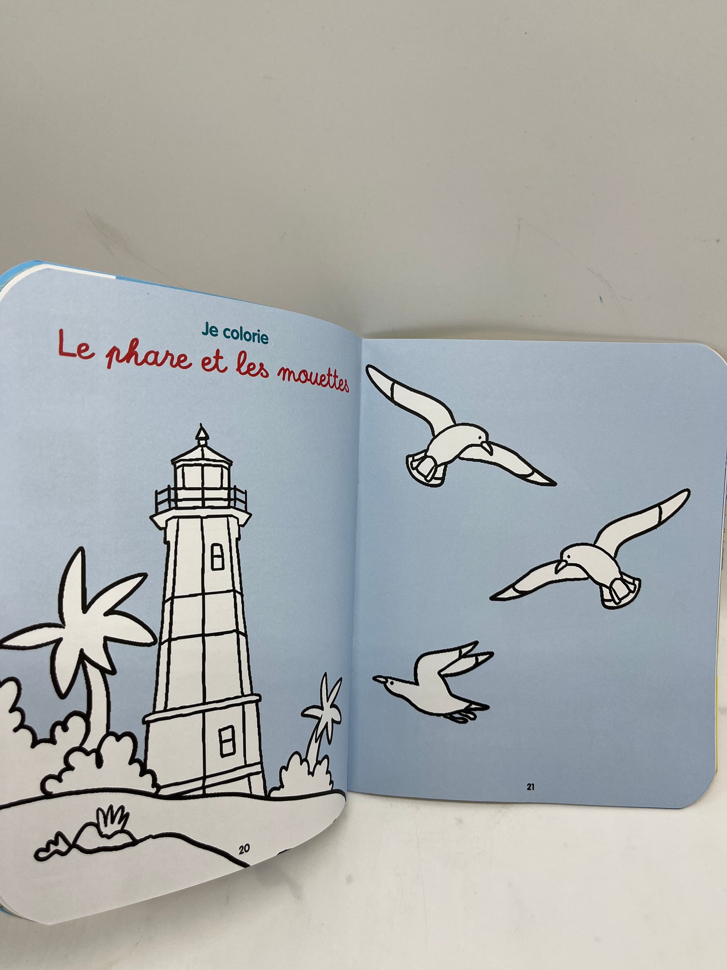 Livre d’activité magazine Babar avec ses crayons de couleur Neuf prix boutique 5€95