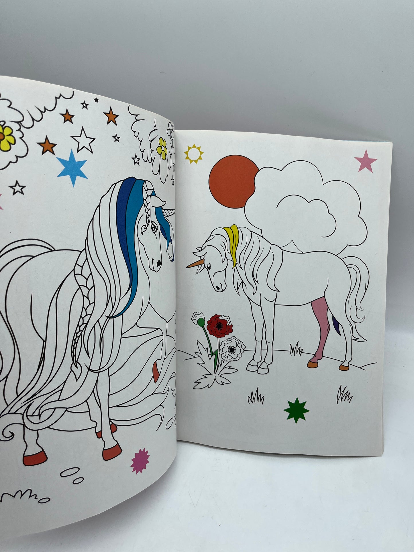 Livre d’activité magazine 45 coloriages licornes Neuf