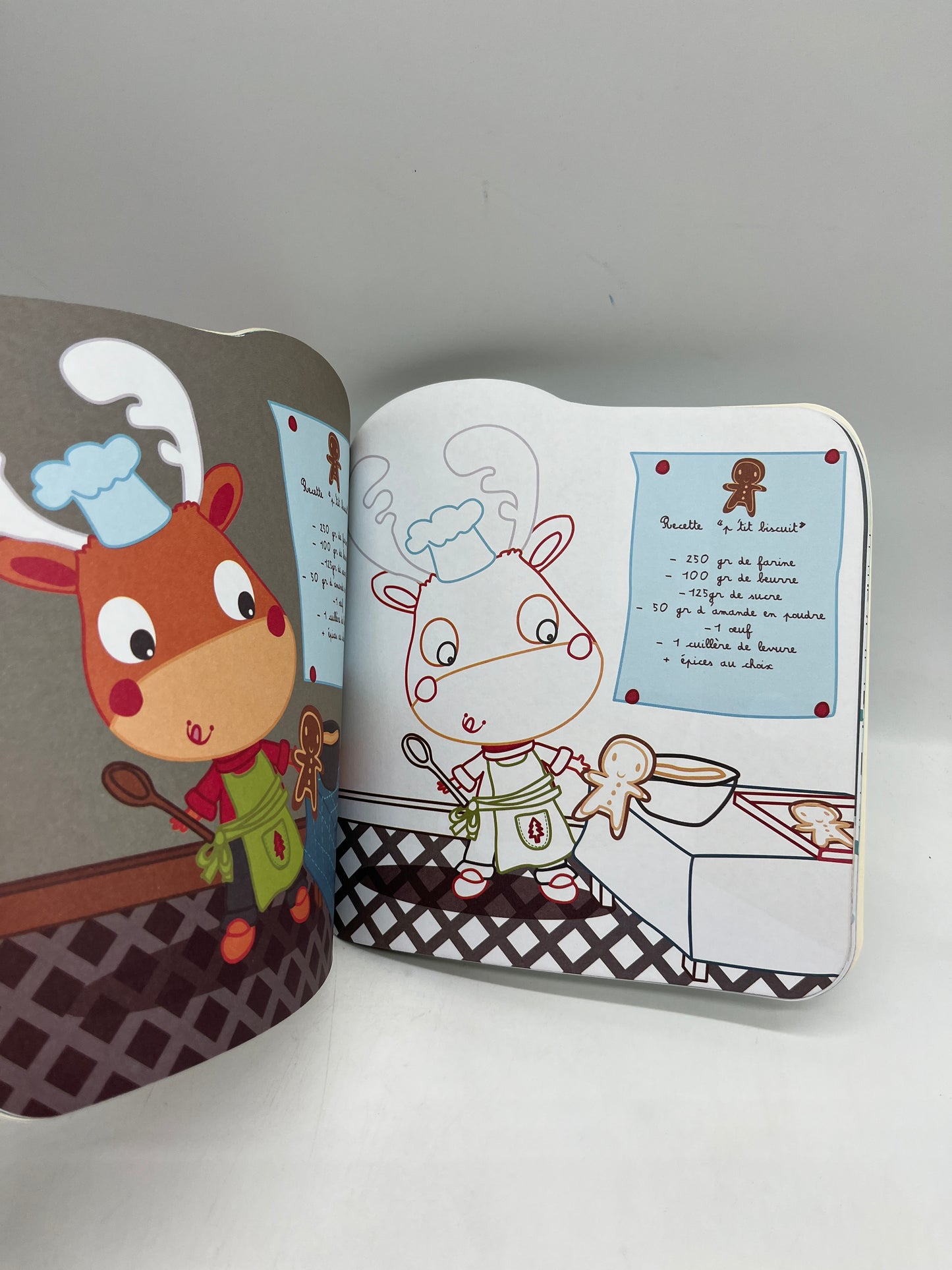 livre d’activité magazine souple Mon tout premier livre de coloriage spécial Noël Neuf