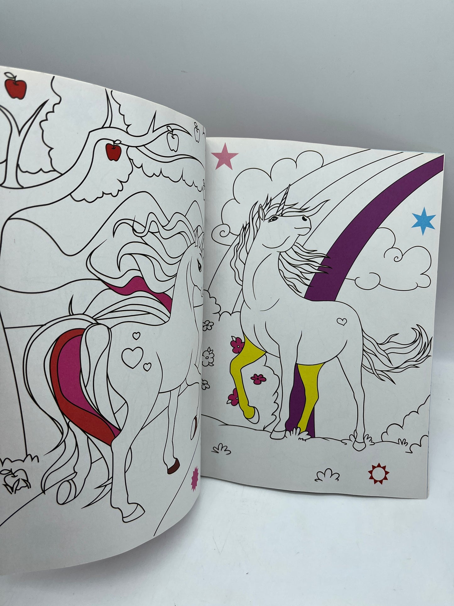 Livre d’activité magazine 45 coloriages licornes Neuf
