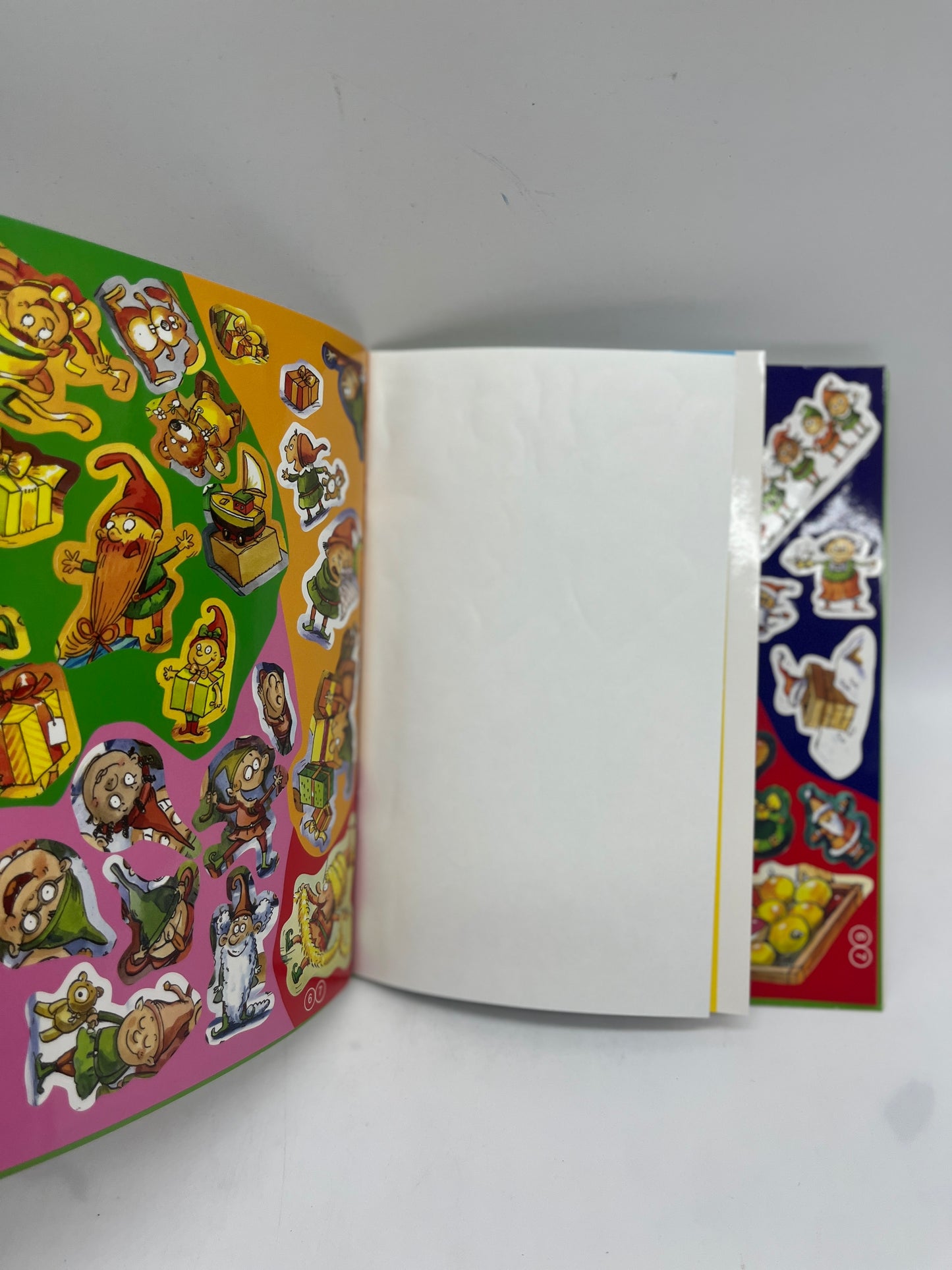 Livre d’activité Magazine Spécial Noël Gommette et jeux Neuf