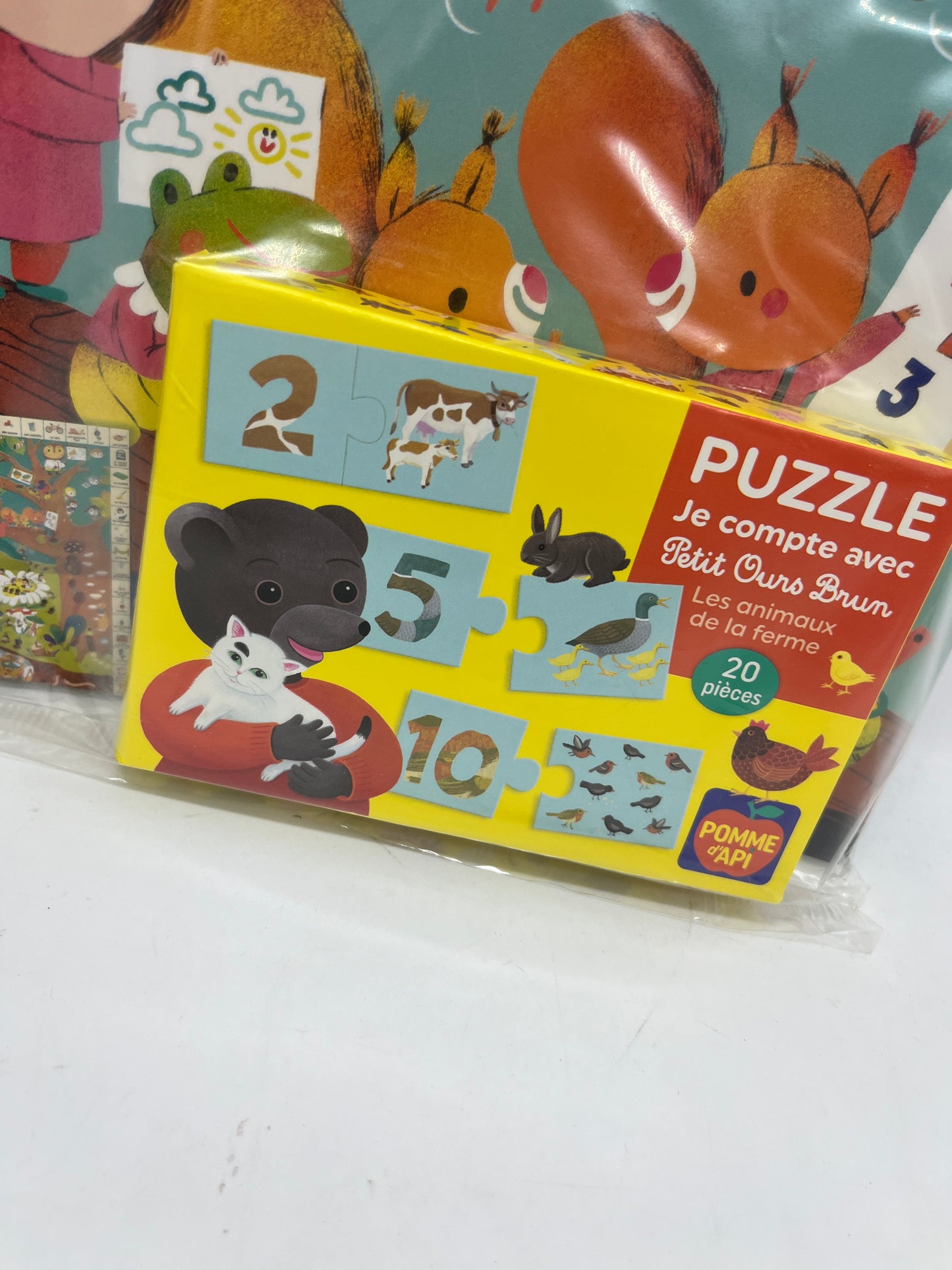 livre d’activite magazine  Pomme d’api Thème  son puzzle je compte avec Petit Ours brun Neuf