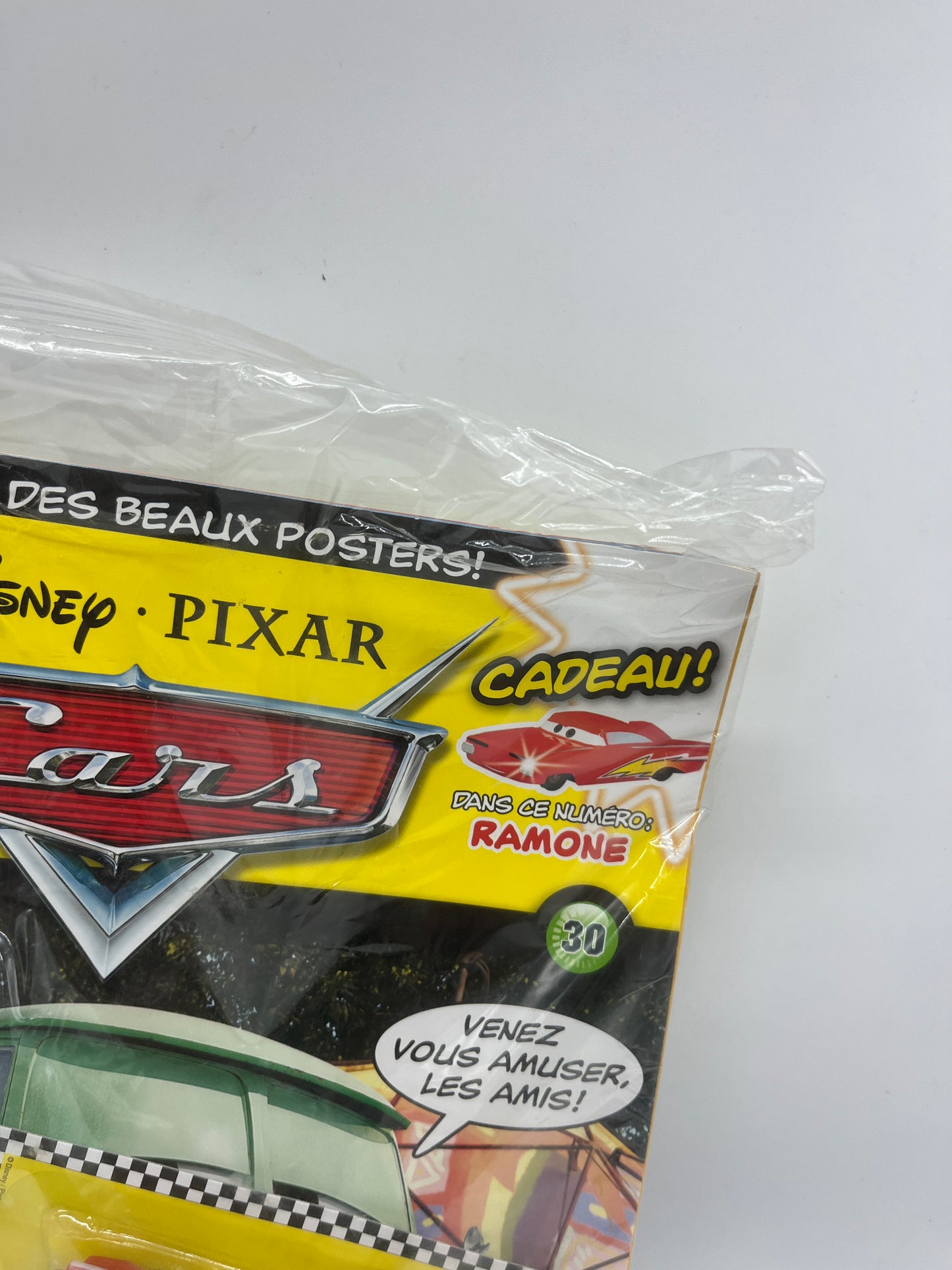 Livre d’activité Magazine Cars numéro 30 disney avec sa Voiture  Neuf