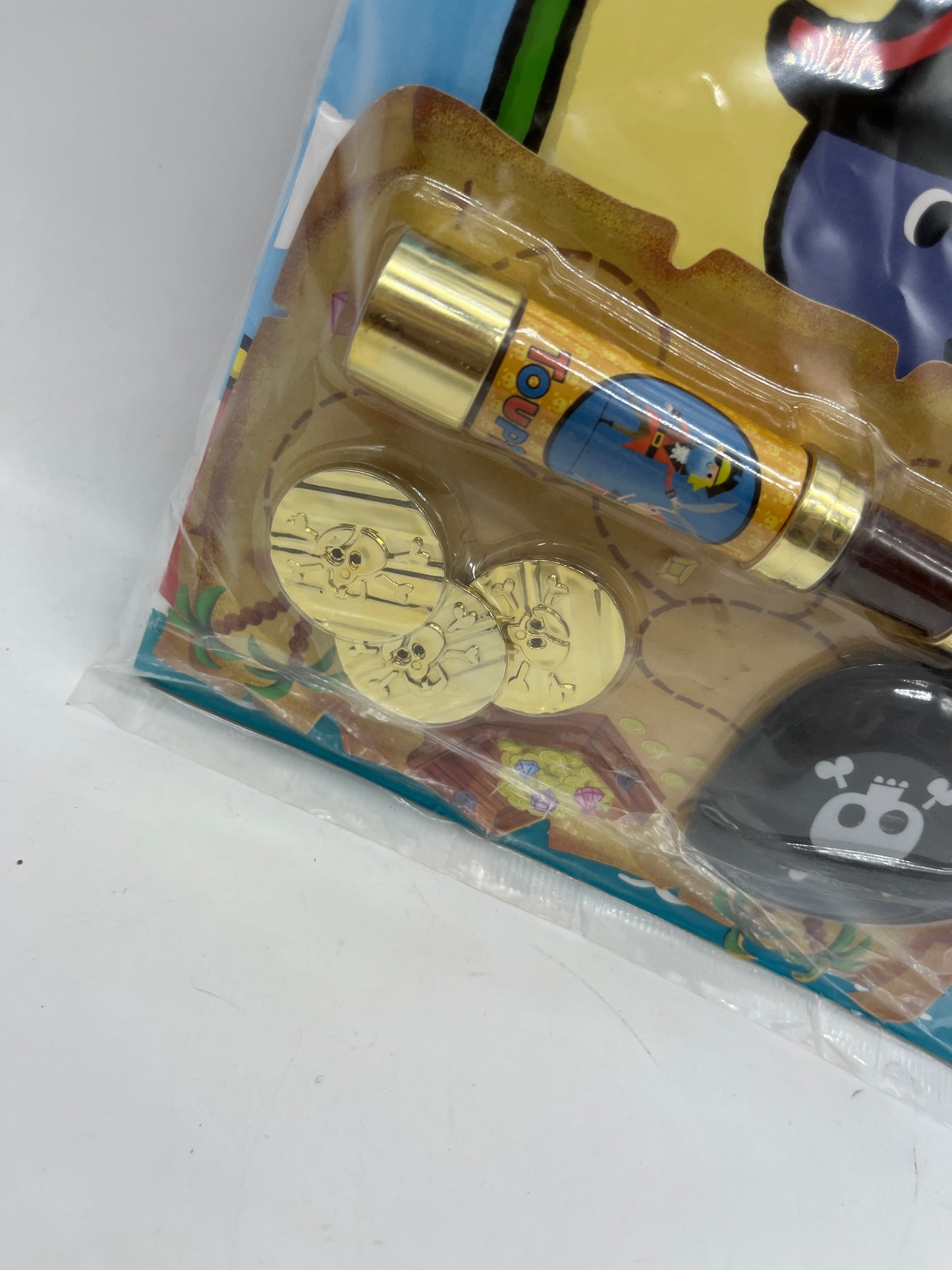 livre d’activité Magazine  Toupie spécial Vacance avec son Kit pirates 🏴‍☠️ Neuf !