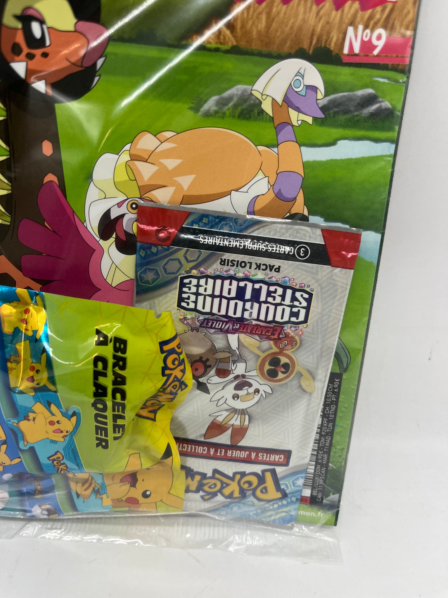 Livre d’activité Magazine Pokémon Hors series avec son bracelet Pokemon clap et son paquet de carte neuf