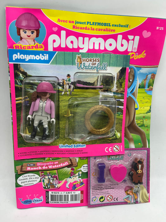 Livre D’activité magazine Playmobil  girls Horse of waterfall avec sa figurine Ricarda avec son équipement équestre jamais ouvert Neuf