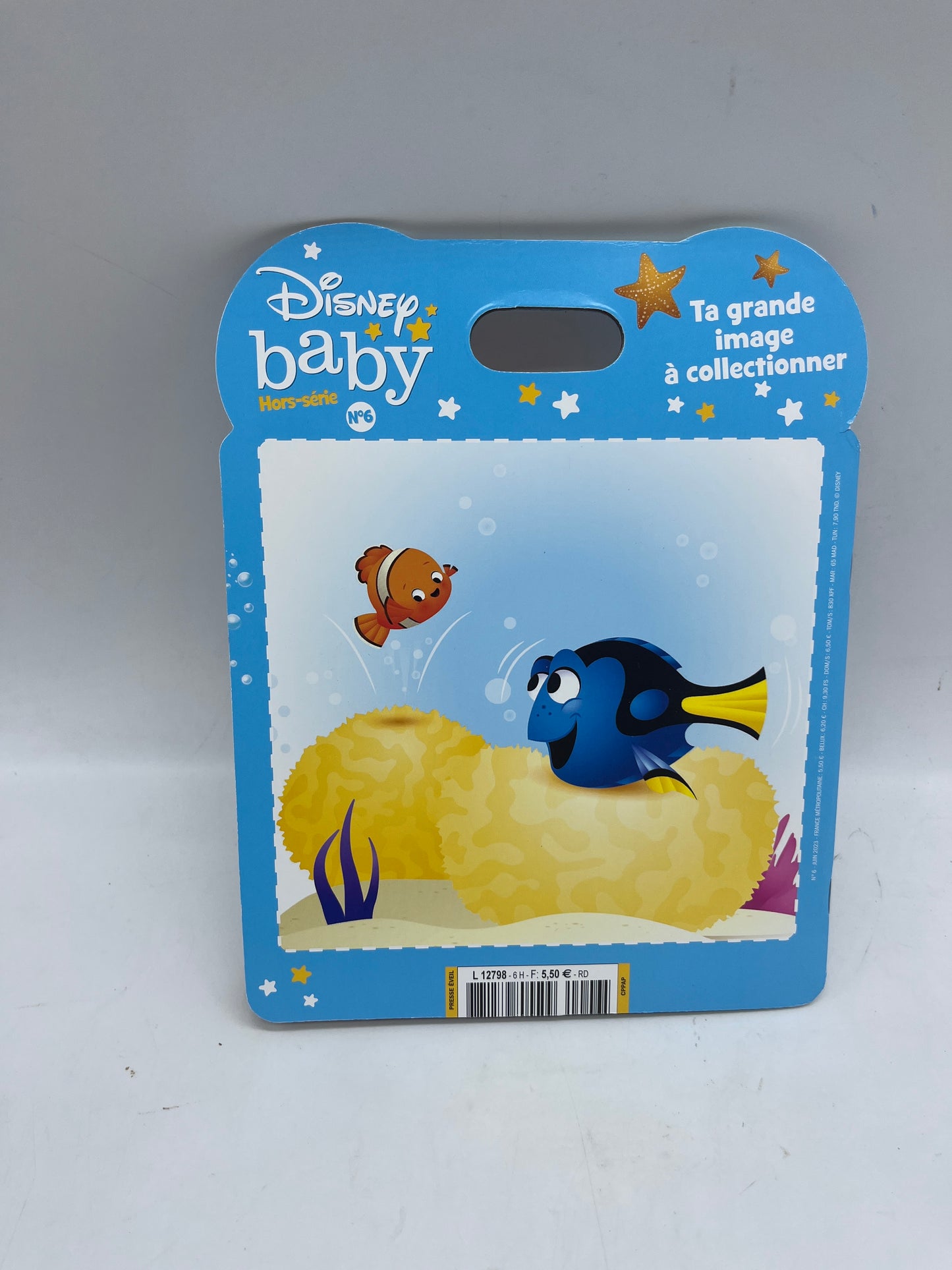 Livre d’activité  magazine Disney baby avec ses gommettes Thème A la plage modèle hors série Neuf