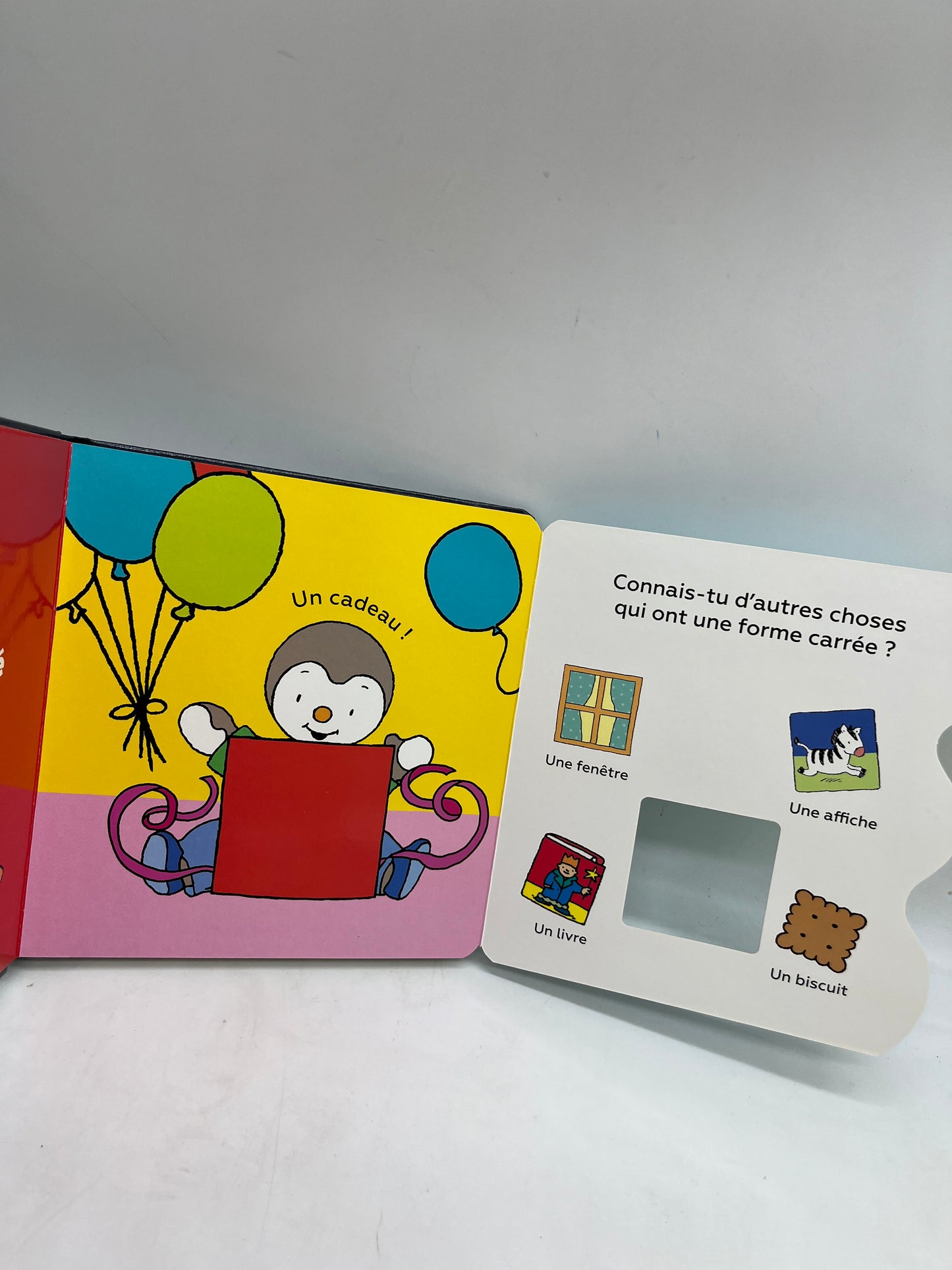 Livre T’choupi Devine les formes avec grand volet à soulever Neuf