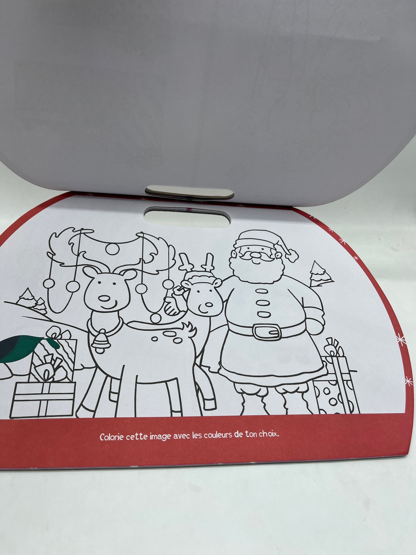 Valisette livre d’activités Spécial Noël avec ces crayons de couleurs et 1500 autocollants neuf