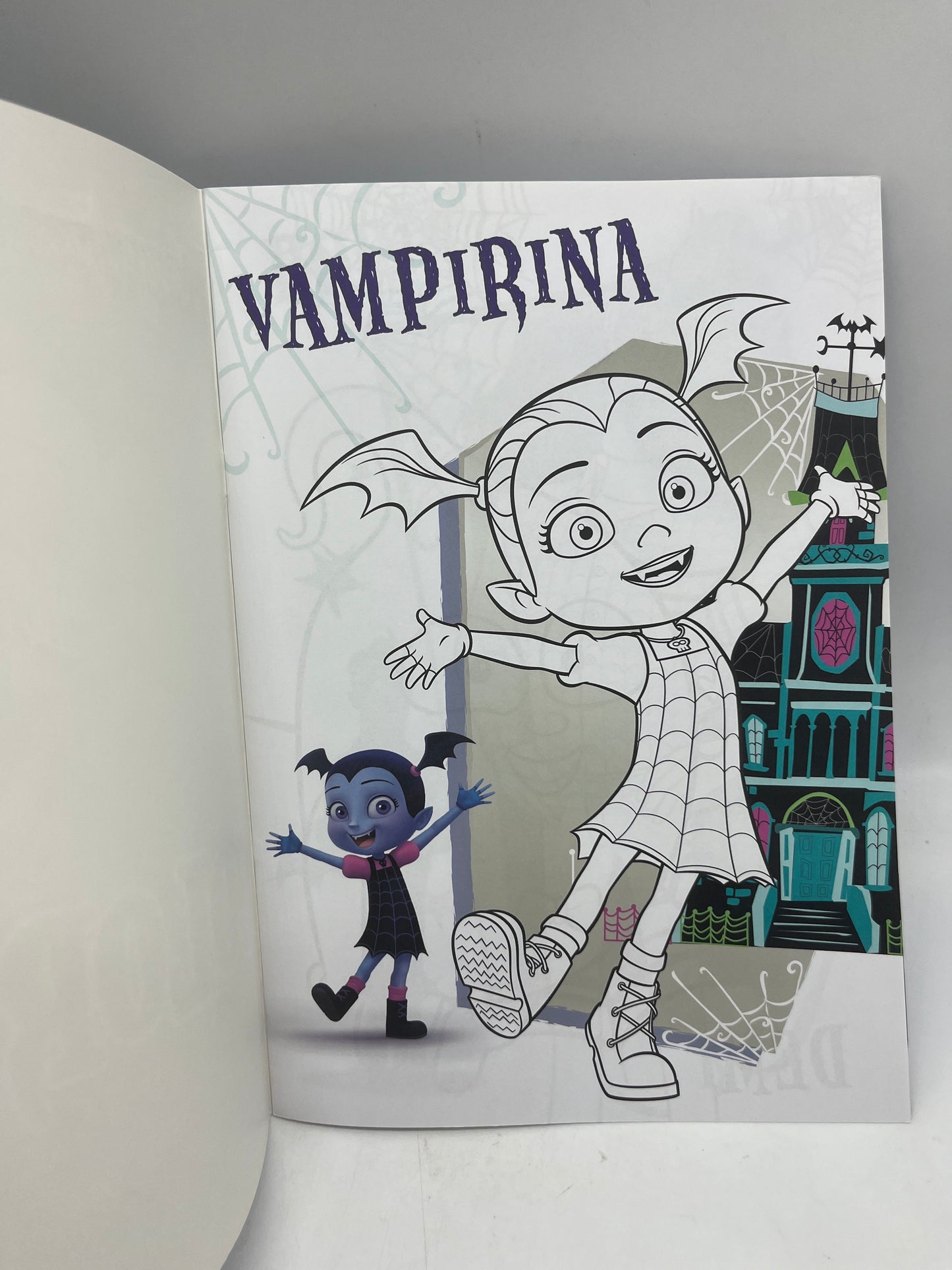Livre d’activité magazine Vampirina Coloriage avec stickers special Halloween 🎃 Neuf !