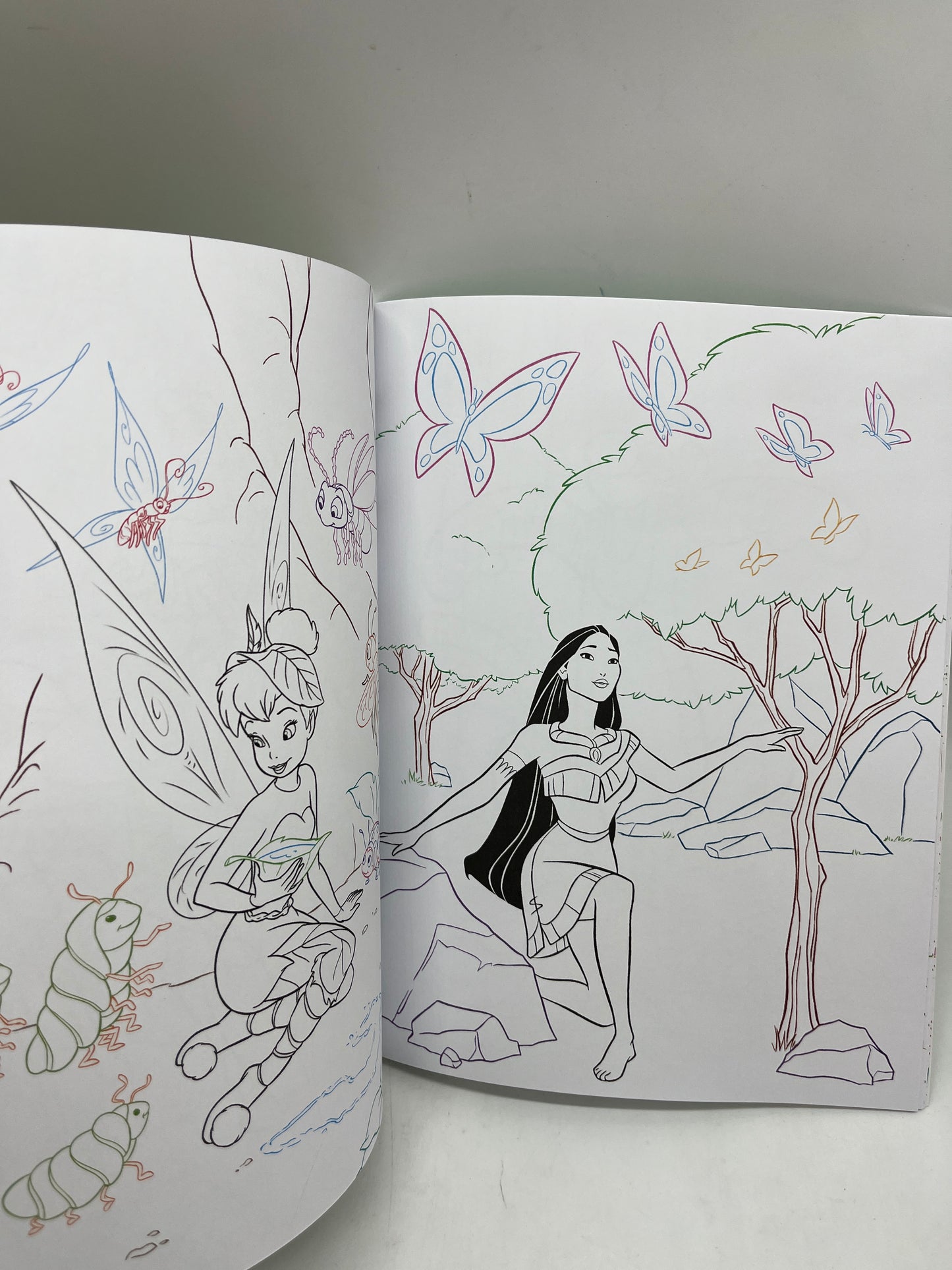 Magazine livre d’activité Disney Mes jolis coloriages thème La Forêt activité Neuf