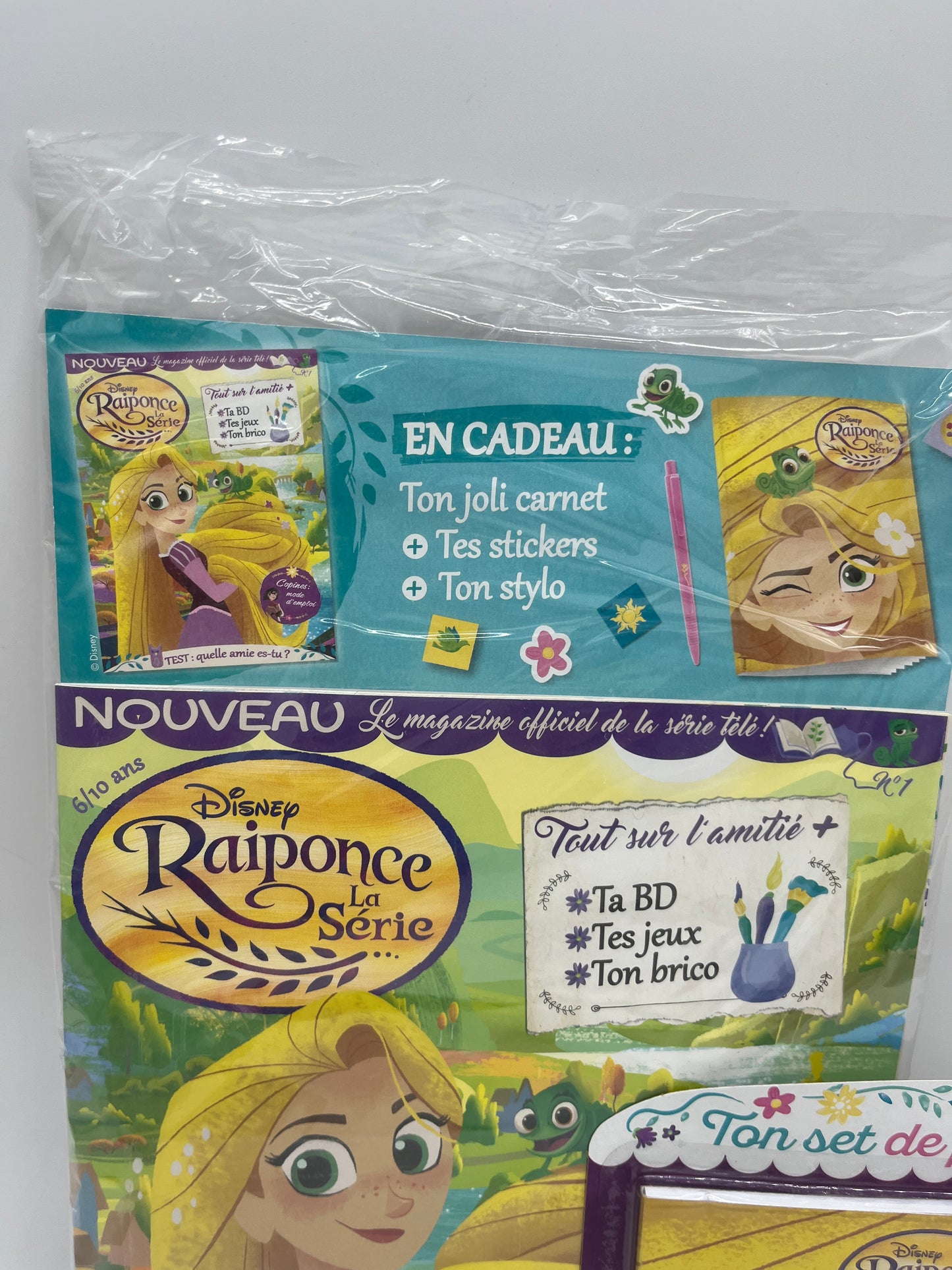 Livre d’activité Magazine Disney Princesse Raiponce avec son kit papeterie neuf    Jeux activité stickers etc ...