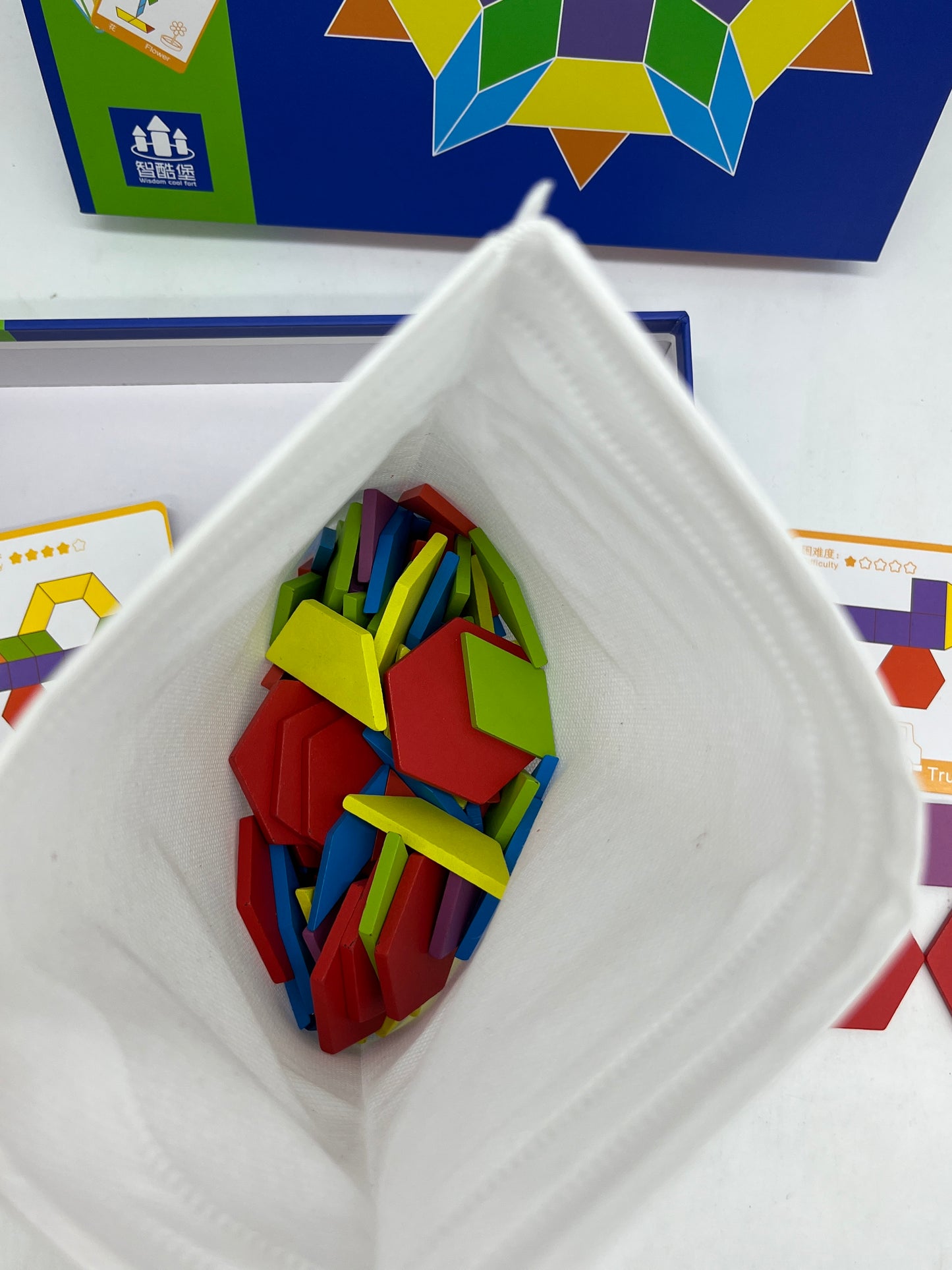 Jouet jeu activités apprentissage 
Puzzle en bois Type Montessori Tangram Géométrie motif couleur forme avec ces 130 pièces en bois Neuf