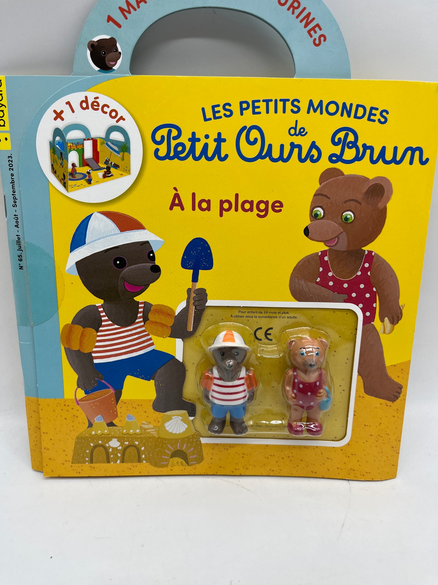 Livre d’activité Magazine  Les petits mondes de Petit Ours brun modèle A la plage avec ses 2 figurines Neuf