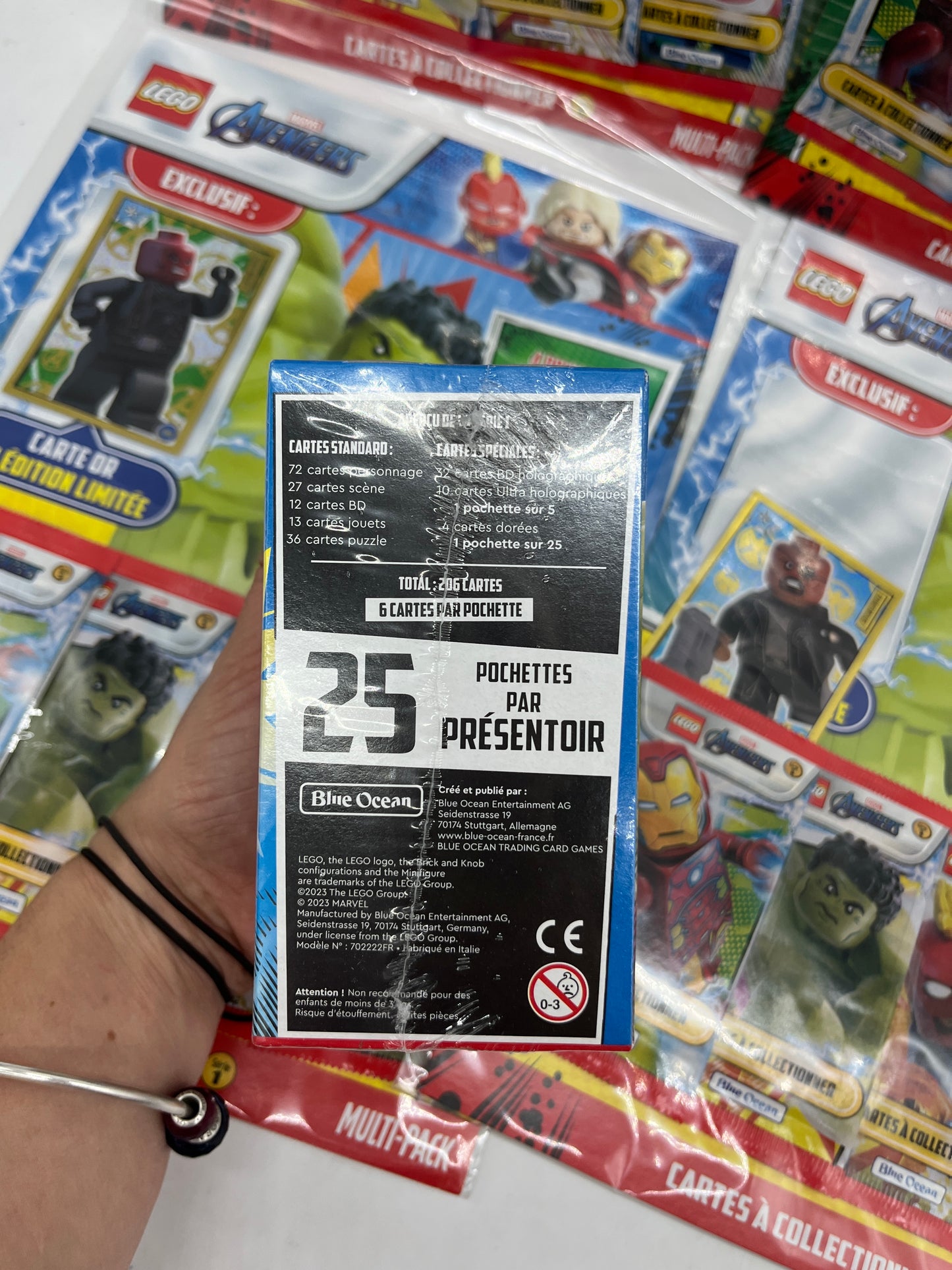 Lot de 4 Multipacks et un display de 25 pochettes de 5 cartes Lego Marvel Avenger Stickers avec carte édition limitée Neuf sous blister