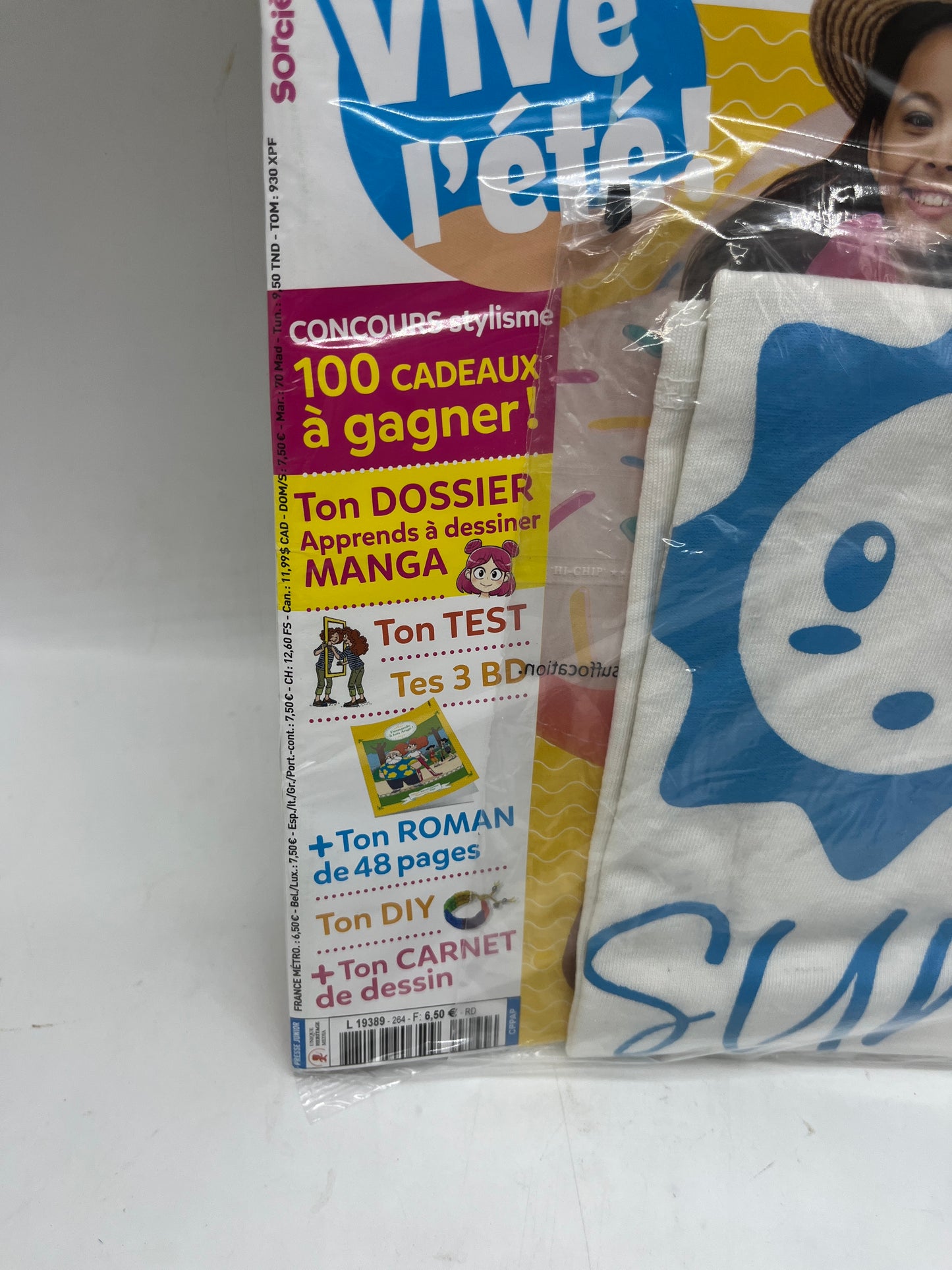 Livre d’activité Magazine les sorcières avec son tee shirt en cadeau  Neuf