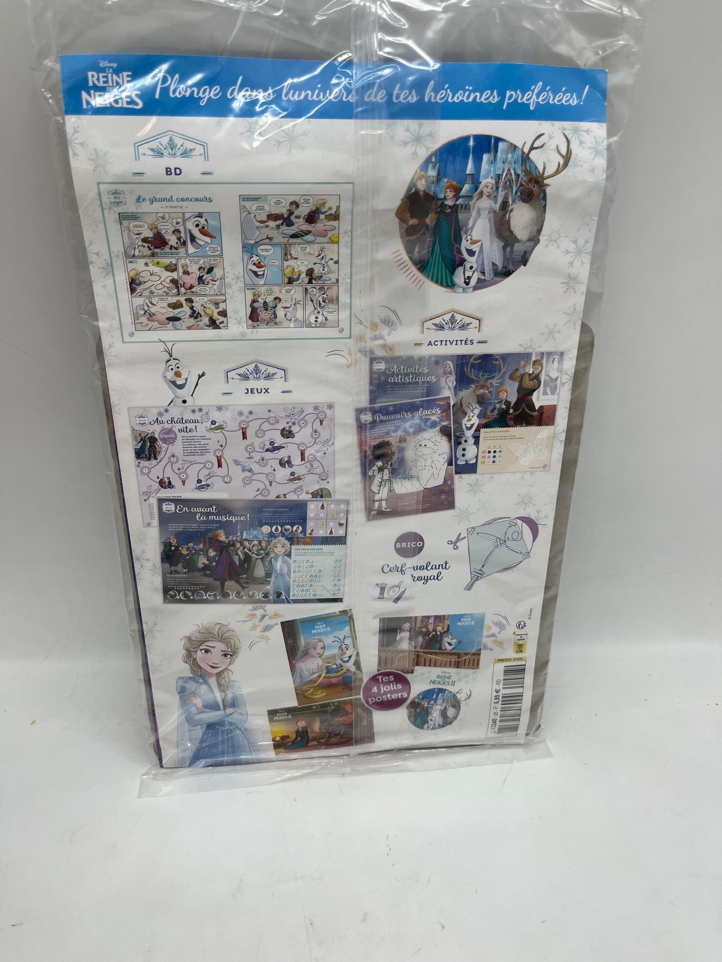 Livre d’activité Magazine Disney Princesse Reine des neige avec son Château D’arendelle à monter neuf    Jeux activité stickers etc ...  Prix boutique:6 €99