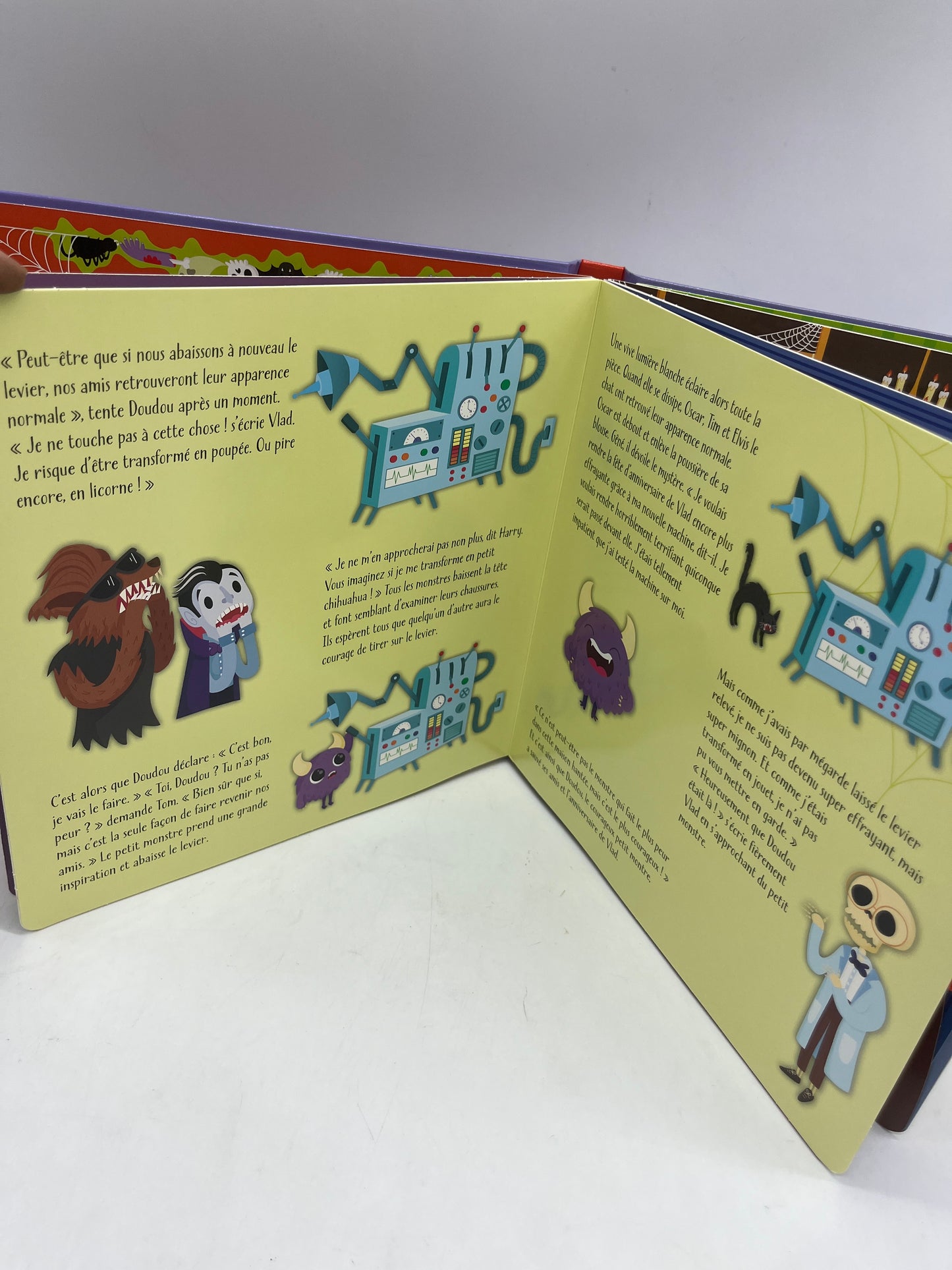 Mon livre Carrousel La maison Hantée Livre Pop UP avec figurine spécial Halloween Neuf