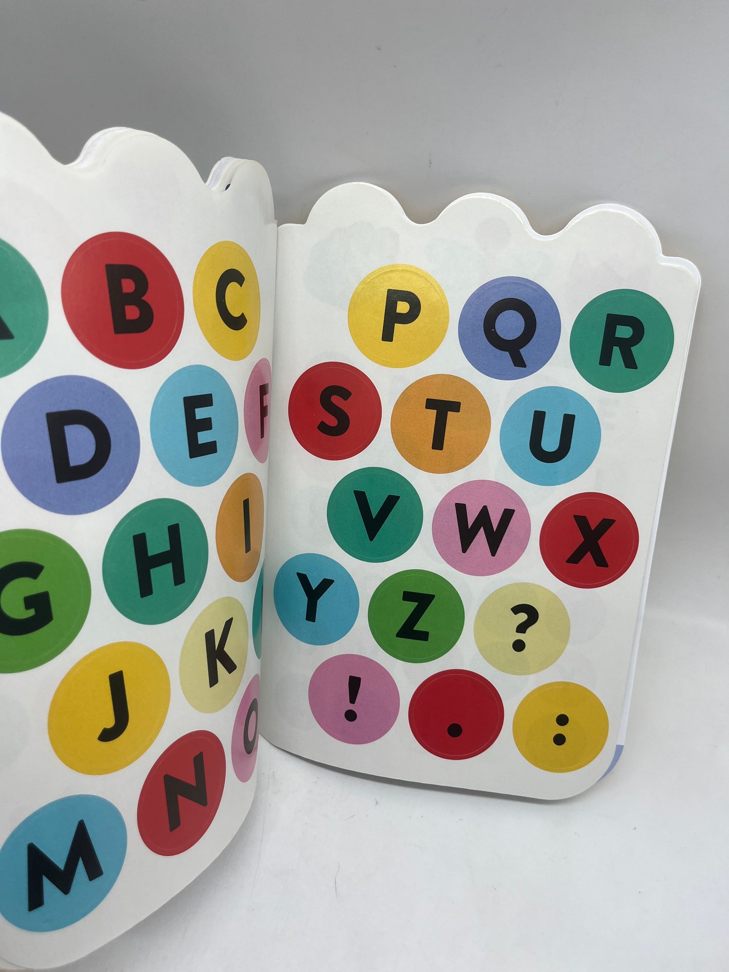 Livre d’activité Magazine  coloriage Gommettes géante et repositionnable  apprends les lettres Neuf