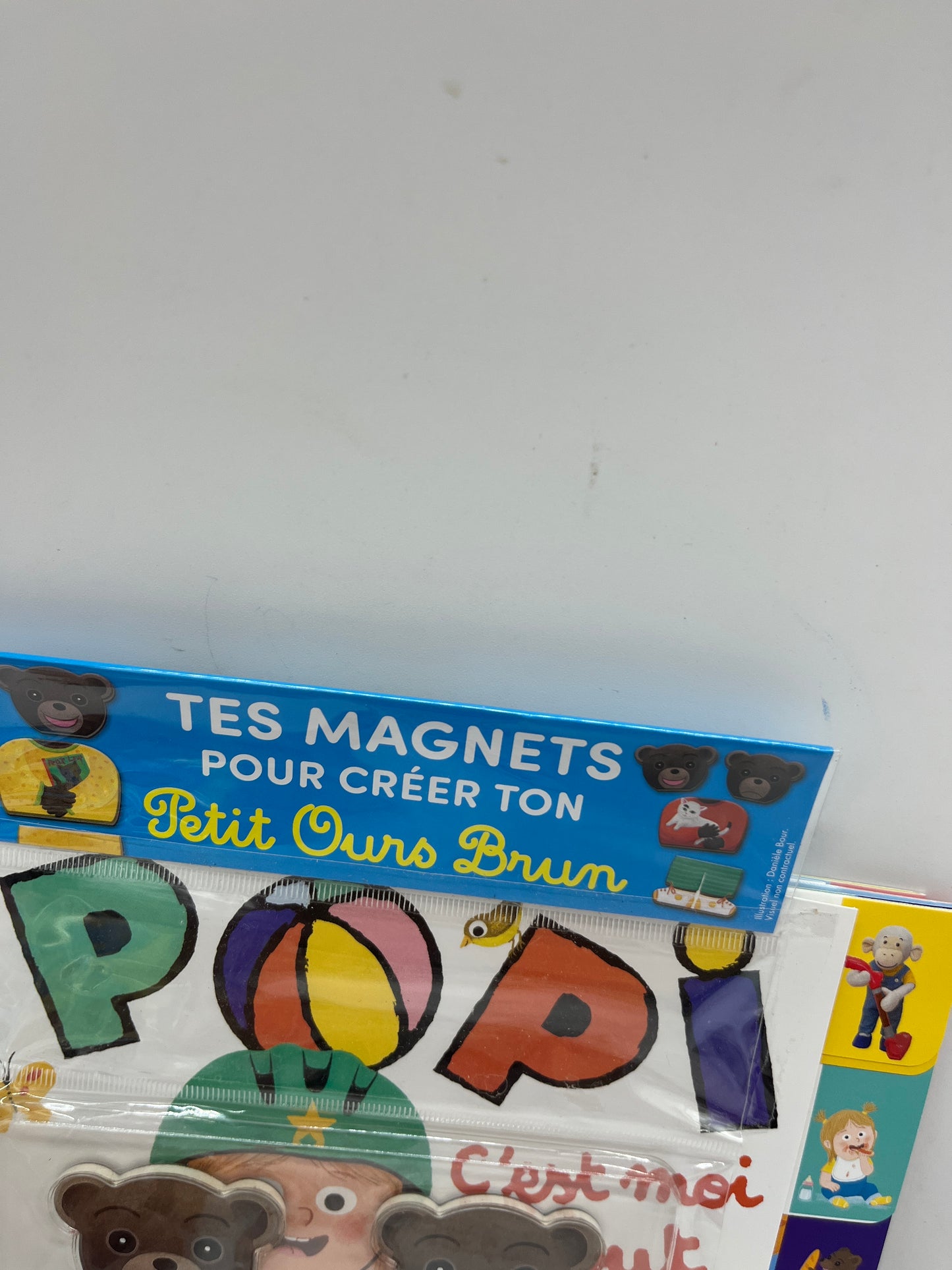 livre d’activité Magazine POPI  avec son petit ours brun aimanté Neuf !