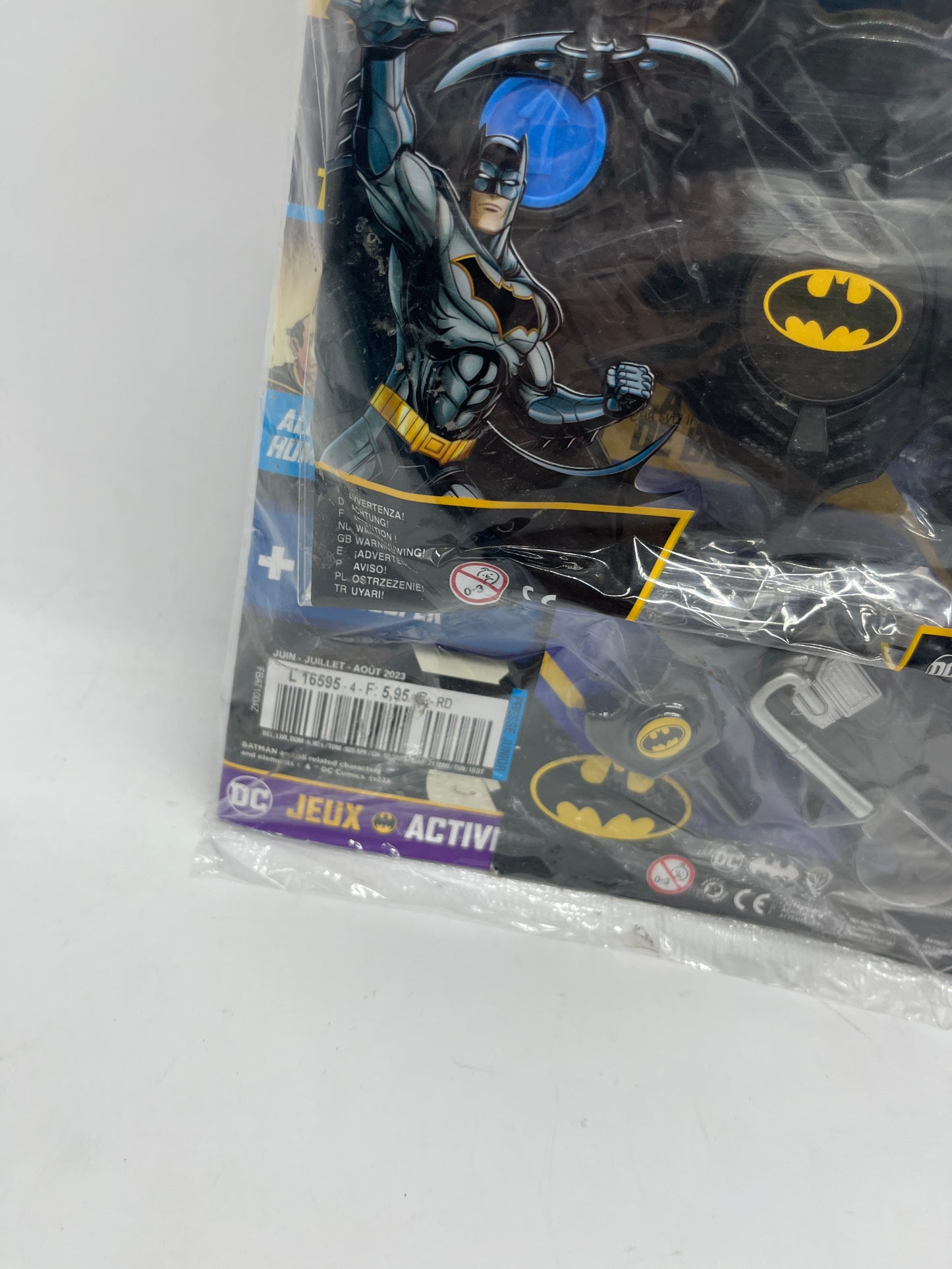 Livre d’activité magazines Disney Batman Marvel avec sa bat moto et sa clef Neuf