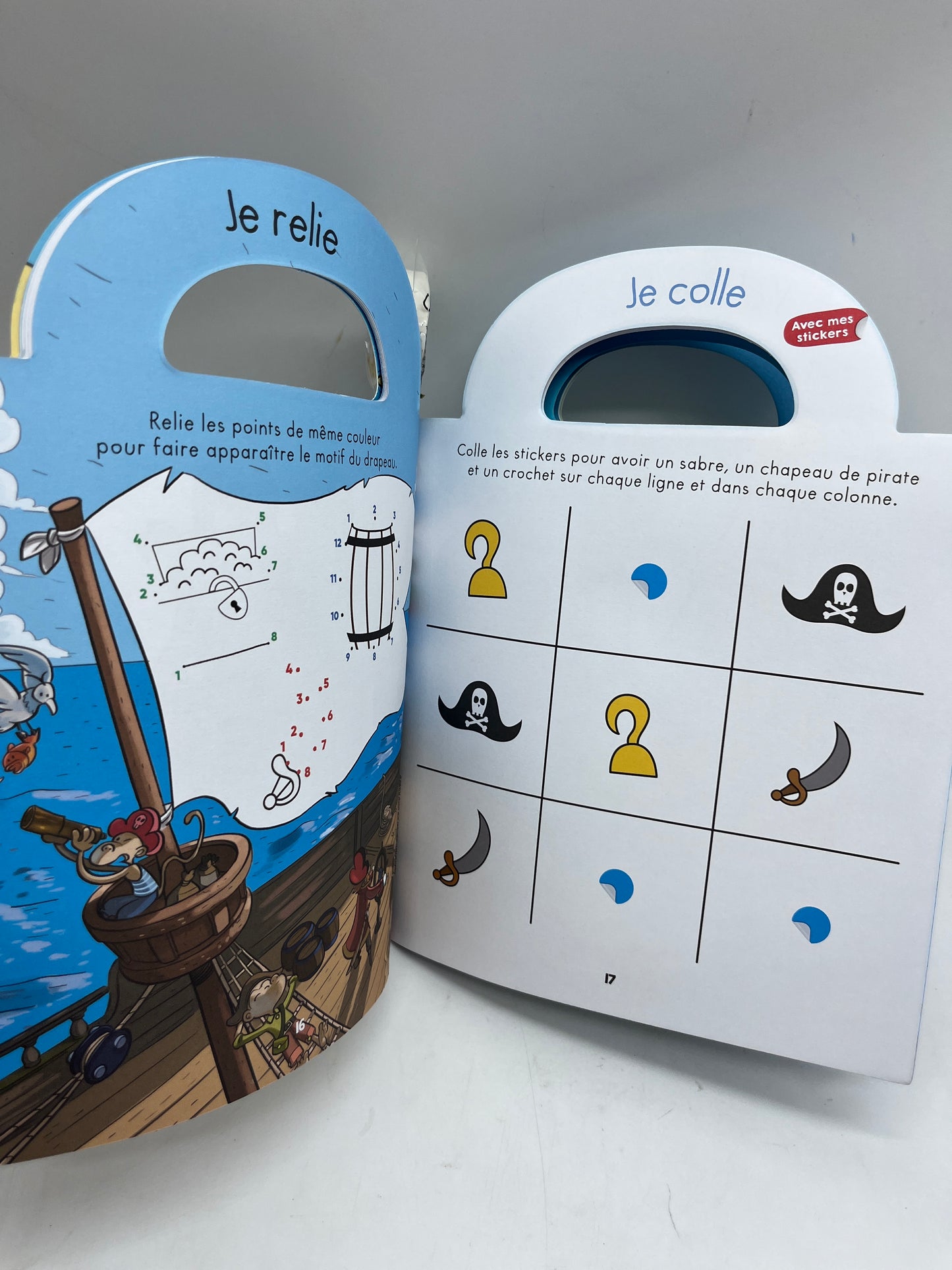 Livre d’activité Magazine Ma valise à jeux spécial  Pirate avec crayon Neuf