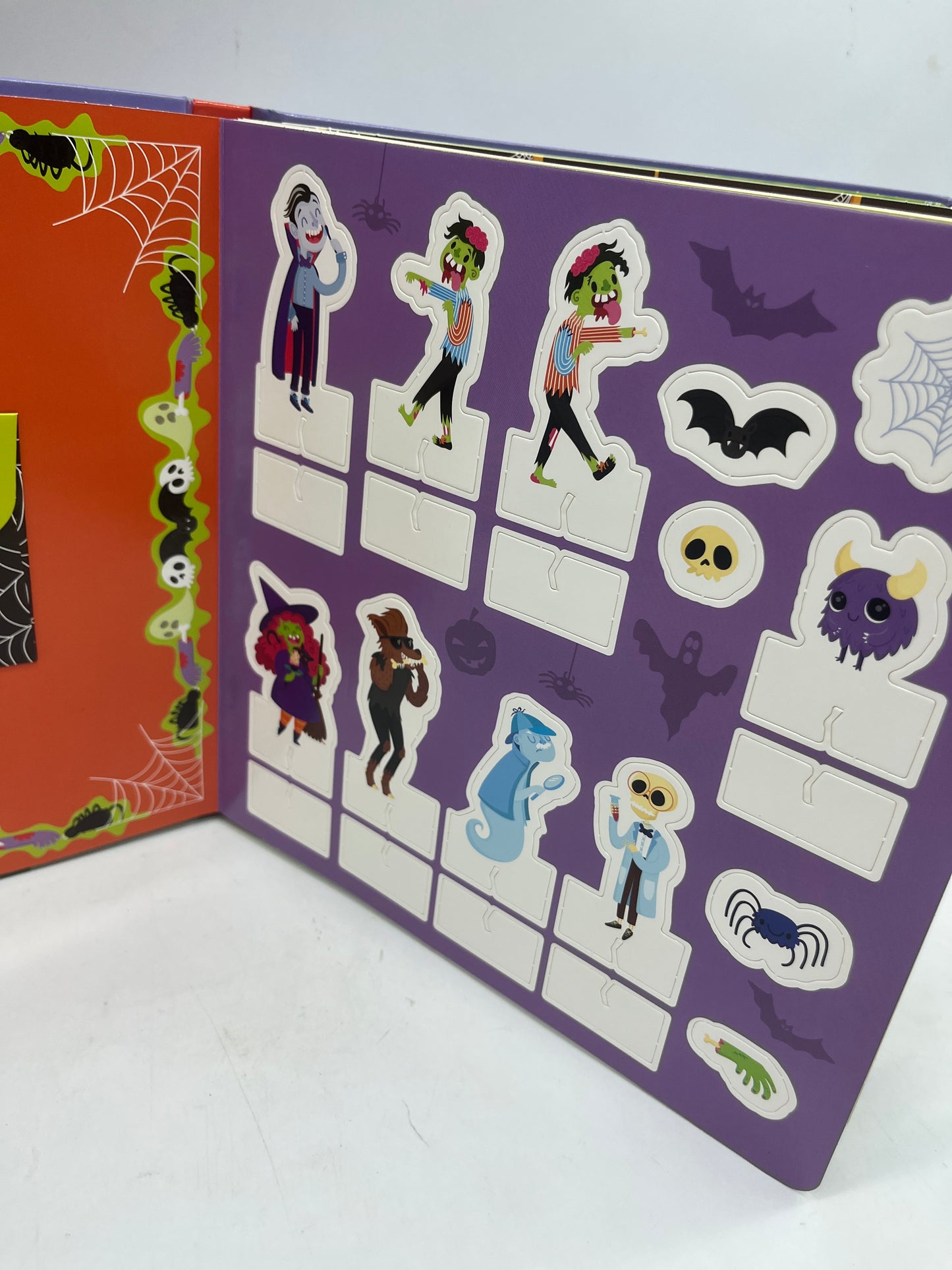 Mon livre Carrousel La maison Hantée Livre Pop UP avec figurine spécial Halloween Neuf