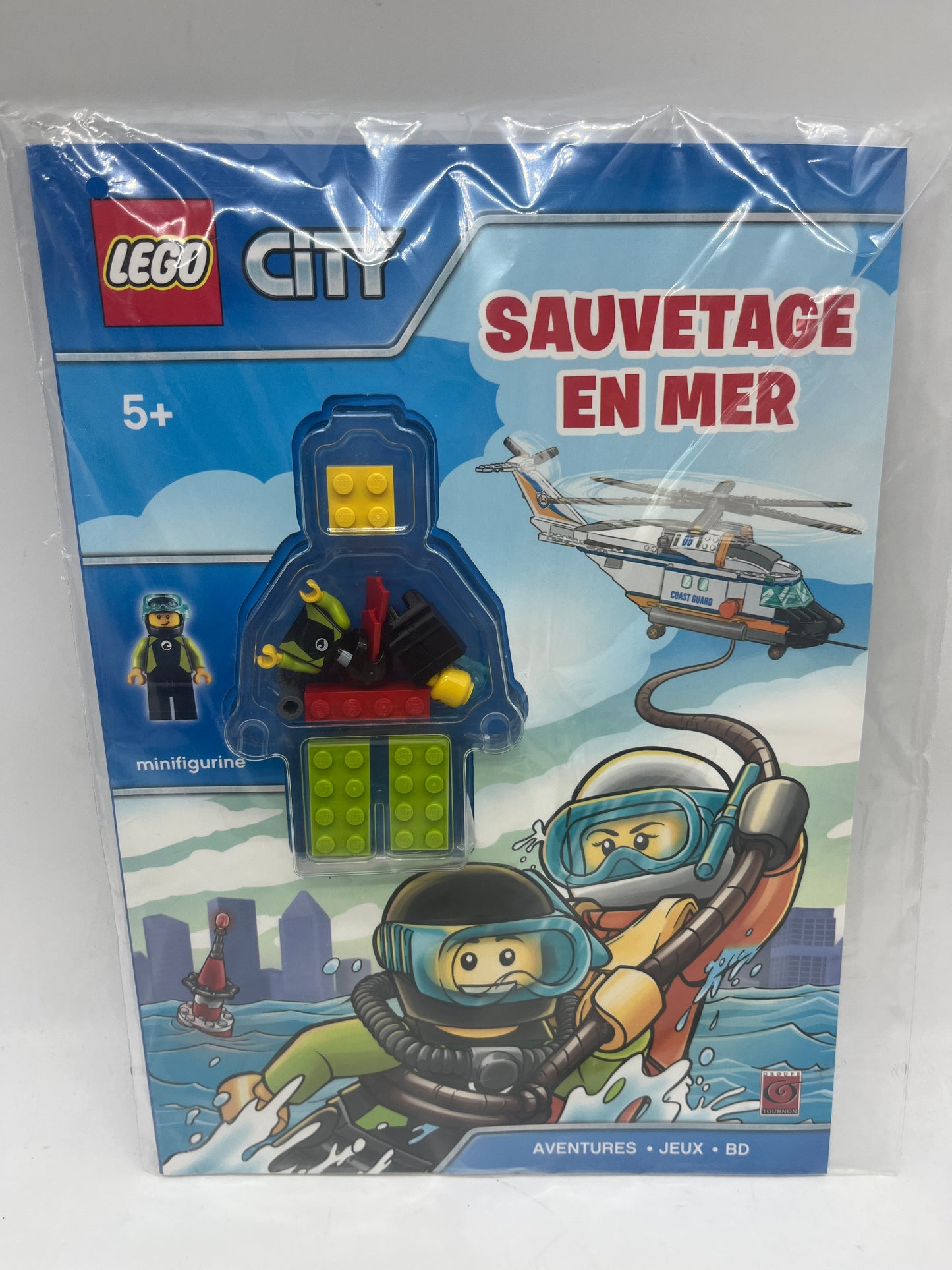 Livre d’activités Magazine LEGO city ! Avec sa figurine Sauvetage en mer neuf sous blister !