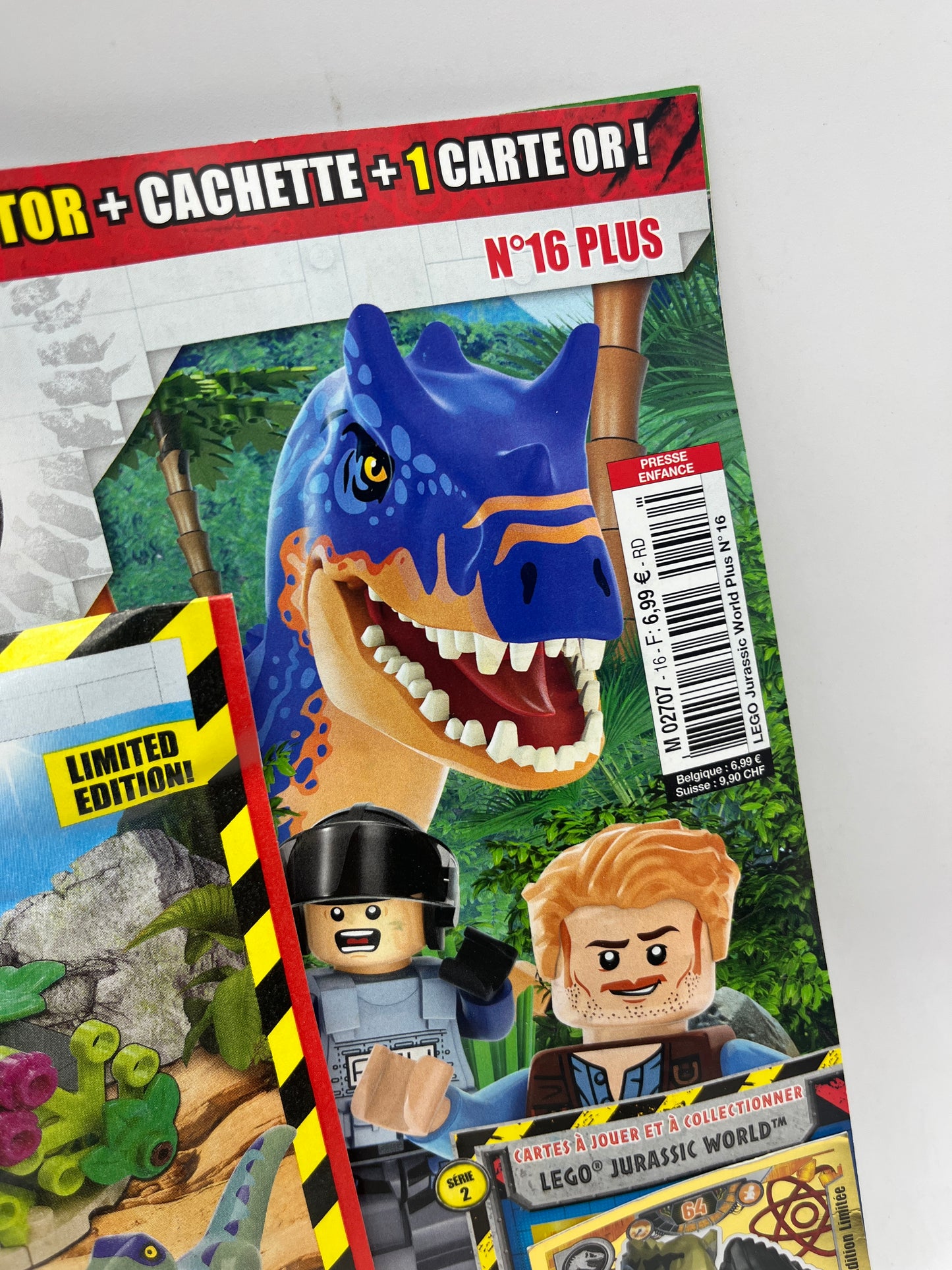 Livre d’activité Magazine Lego Jurassic World avec sa mini figurine  Raptor + sa cachette Numéro 16 plus neuf sous blister