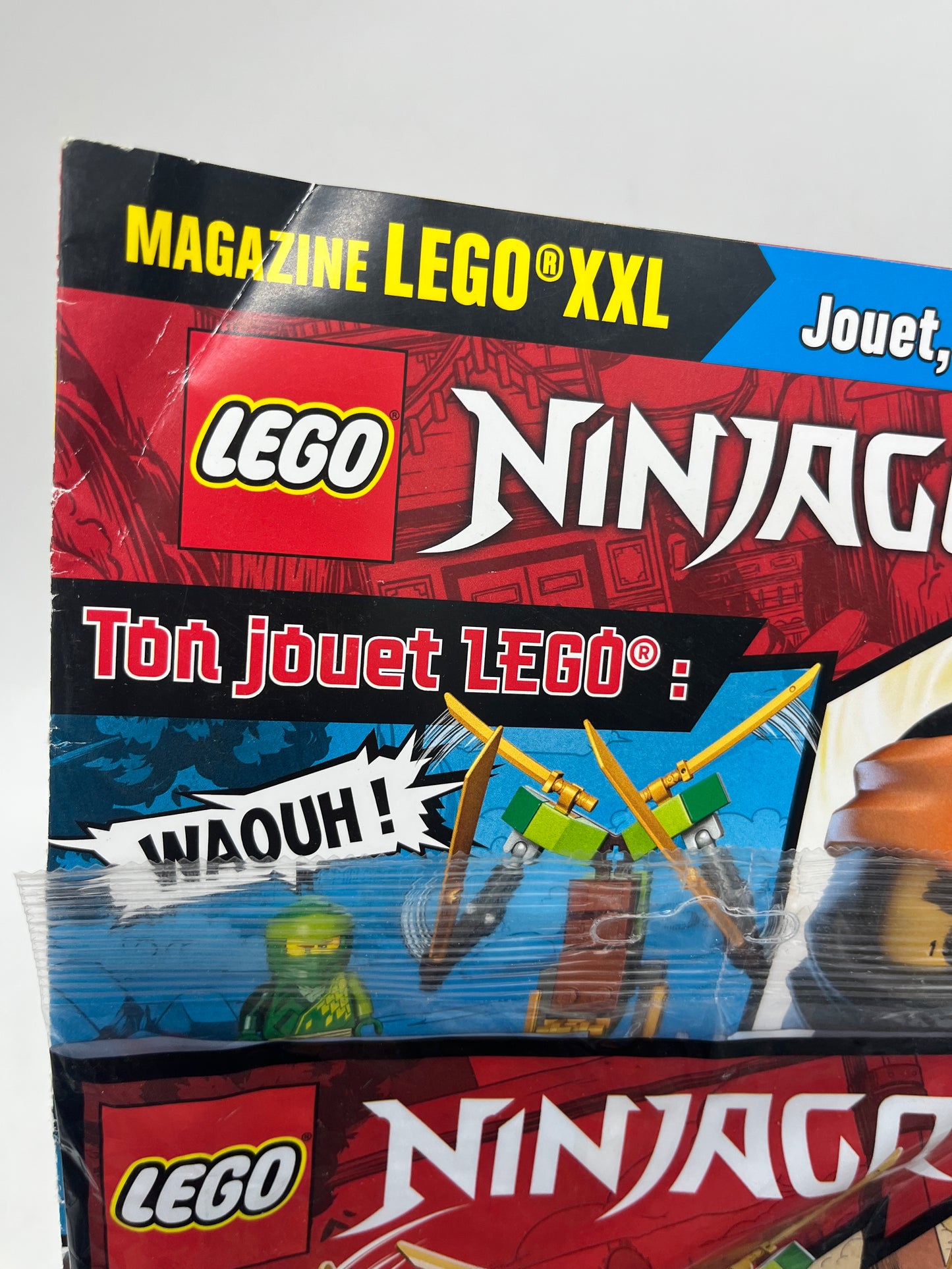 livre d’activité Magazine Lego Ninjago  avec sa mini figurine Lloyd suit mech   Neuf !