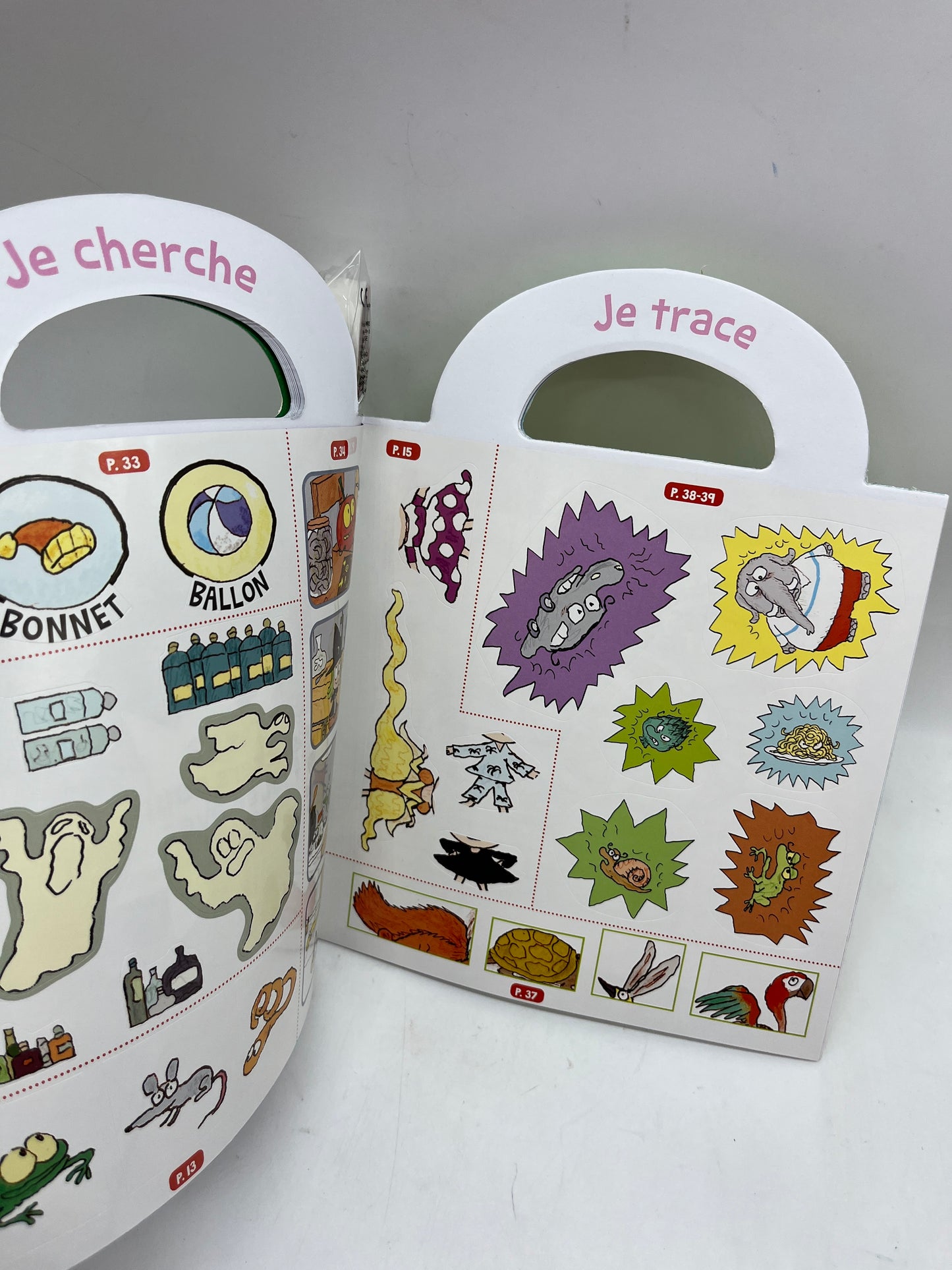Livre d’activité Magazine Ma valise à jeux spécial Halloween  Zouk la sorcière avec crayon Neuf