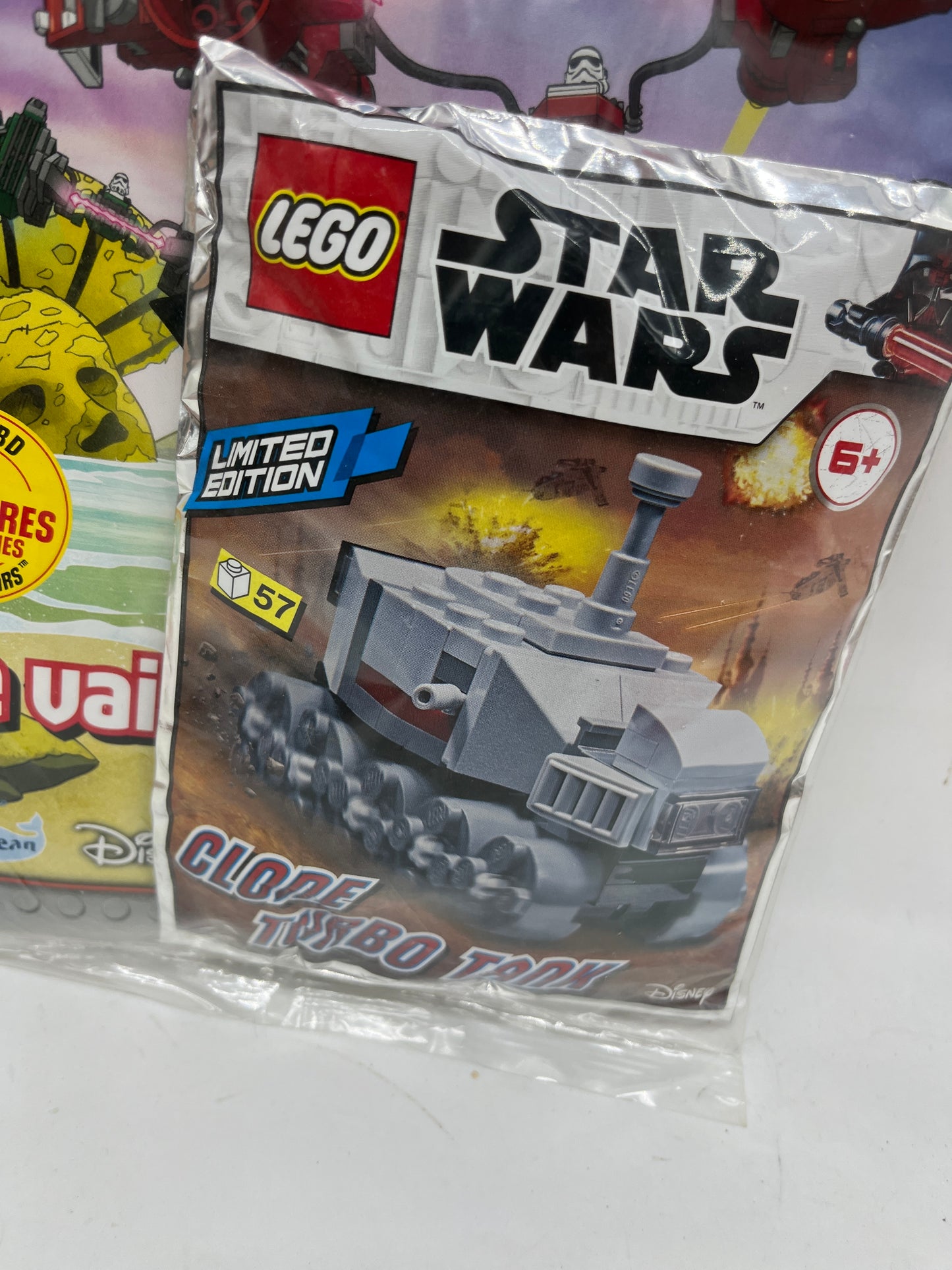 livre d’activité Magazine Lego Star Wars avec son vaisseau à monter Cline turbo Tanks Neuf sous blister