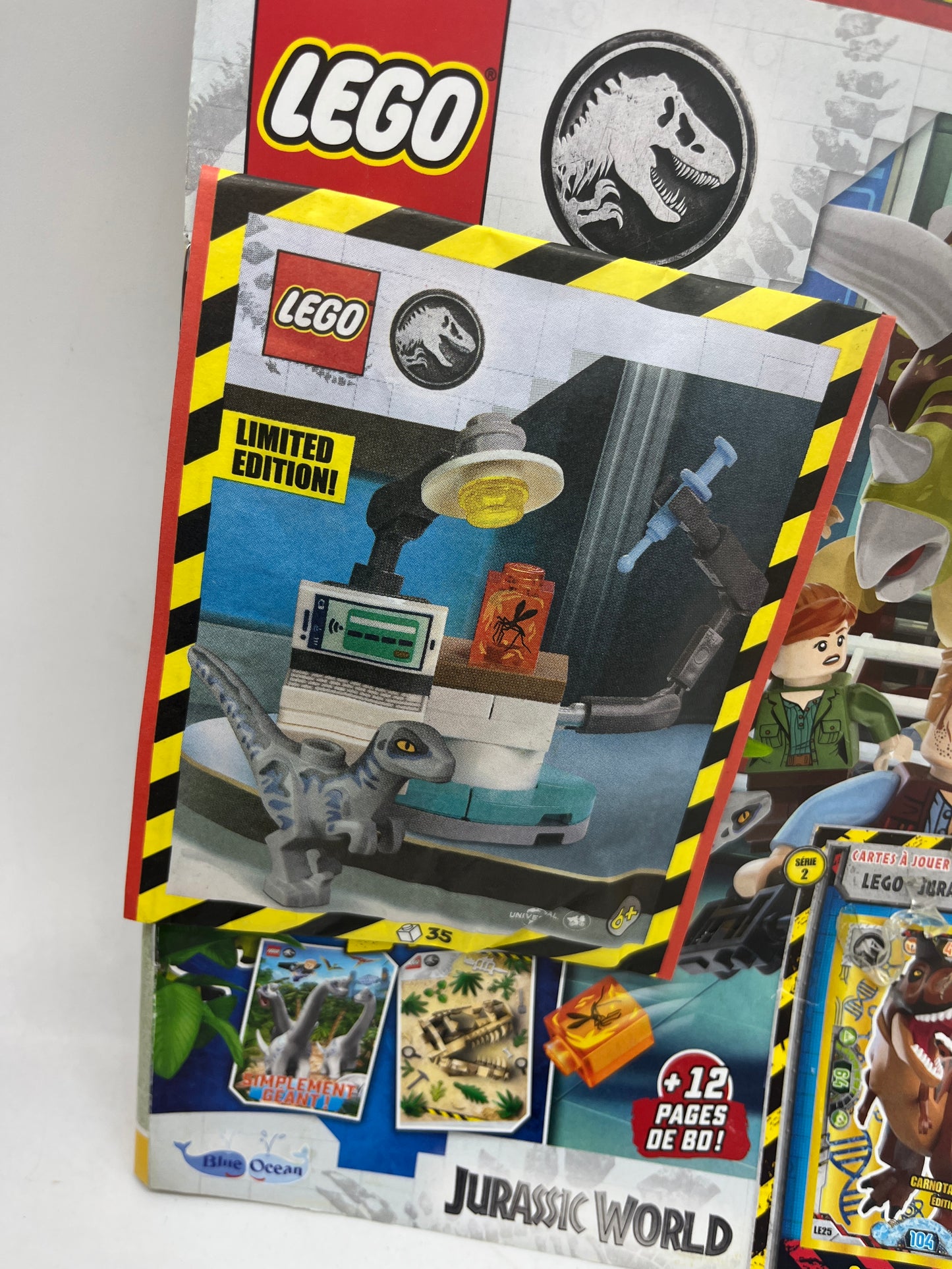 livre d’activité Magazine Lego Jurassic World avec sa mini figurine Raptor et son labo Dino  Numéro 15 neuf sous blister