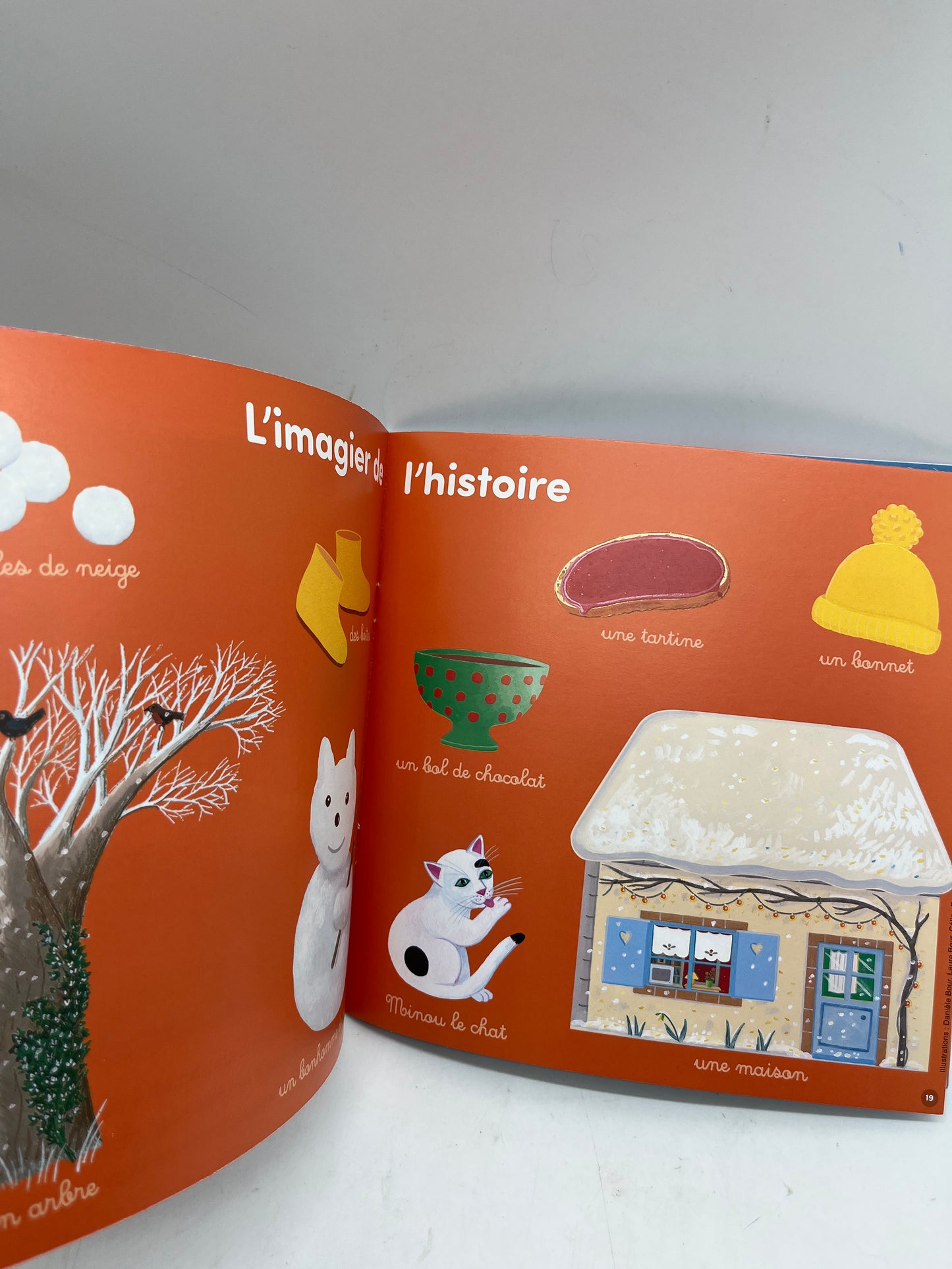 Livre d’activité magazine Les grandes histoires  de Petit Ours Brun thème la bataille de boules de neiges Neuf !