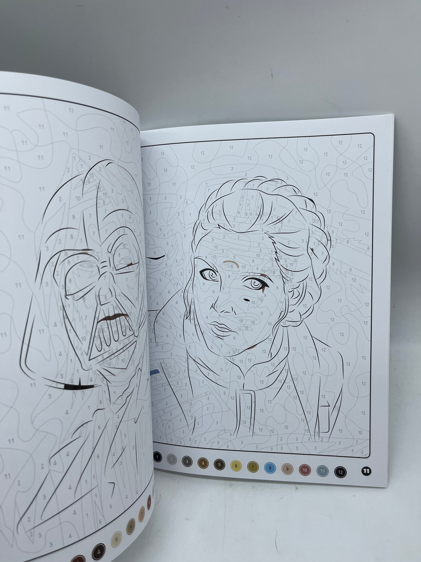Livre d’activités les ateliers Coloriages mystères à colorier spécial Star Wars Neuf