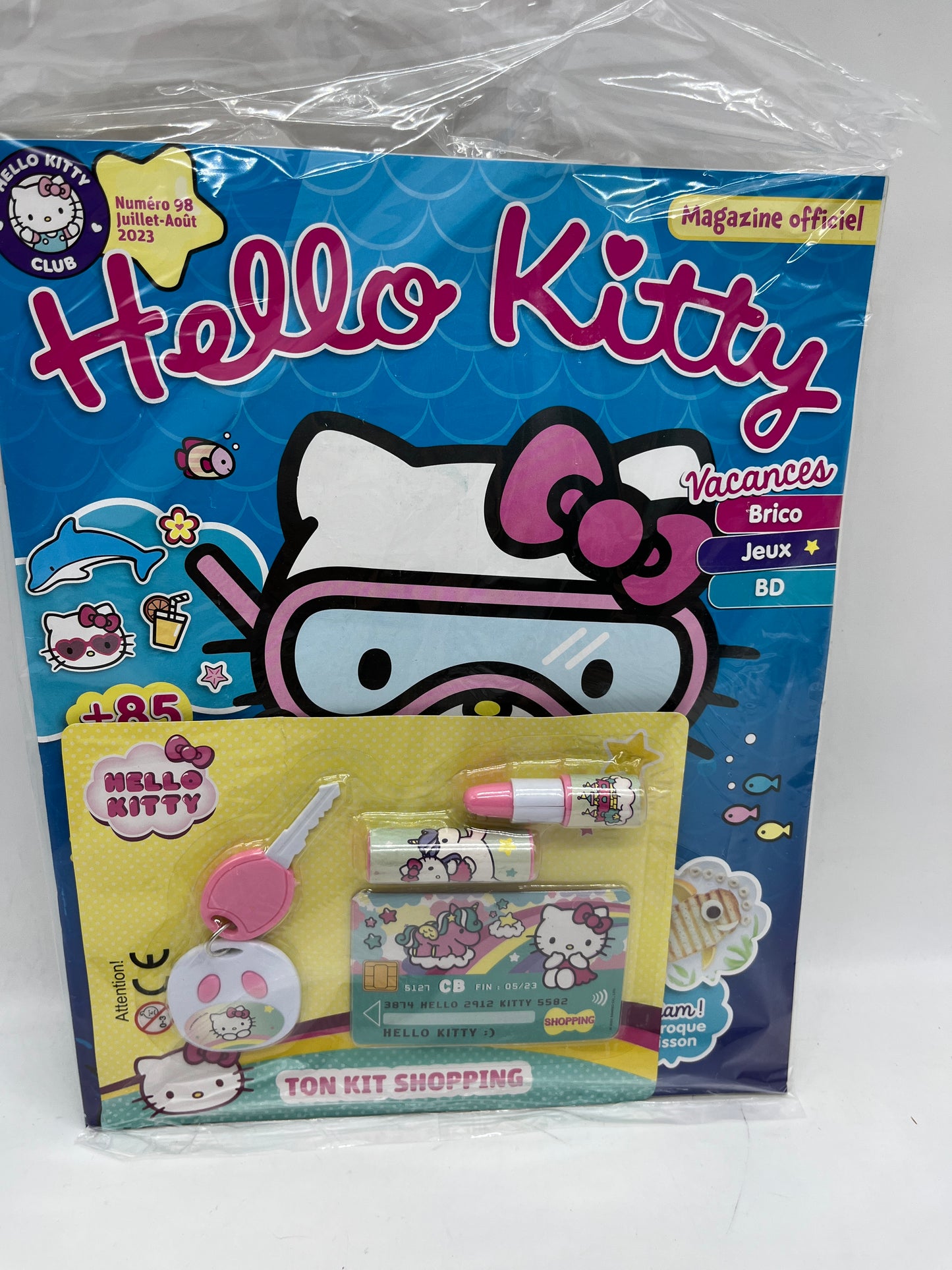 livre d’activité Magazine Hello kitty avec son kit shopping Neuf !