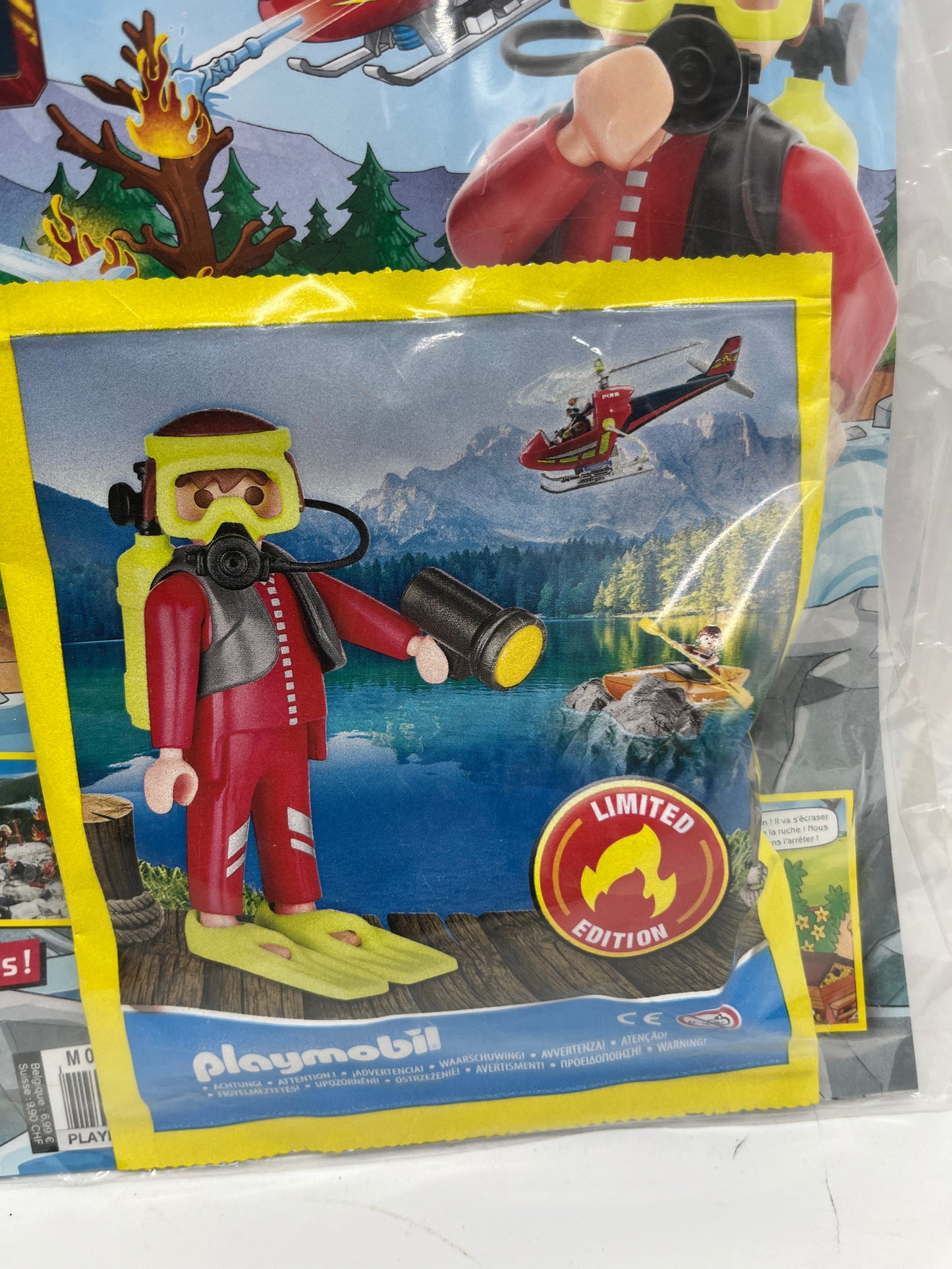 Livre D’activité magazine Playmobil  mag presse avec sa figurine Raphael le pompier plongeur jamais ouvert Neuf