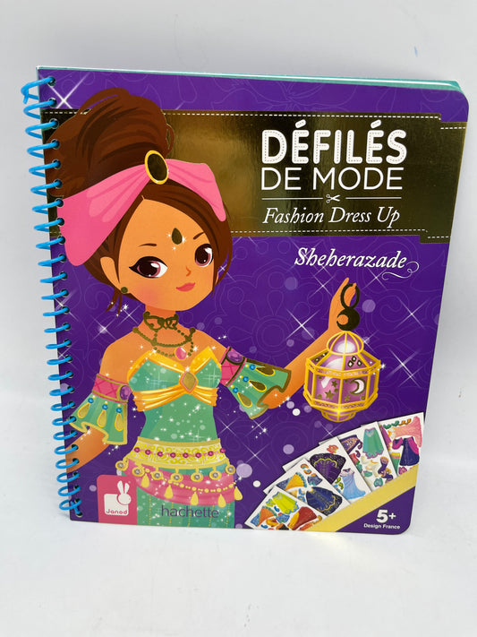 Livre d’activité carnet de styliste défilé de mode Fashion dress Modèle Sherazade  édition Janod Neuf !