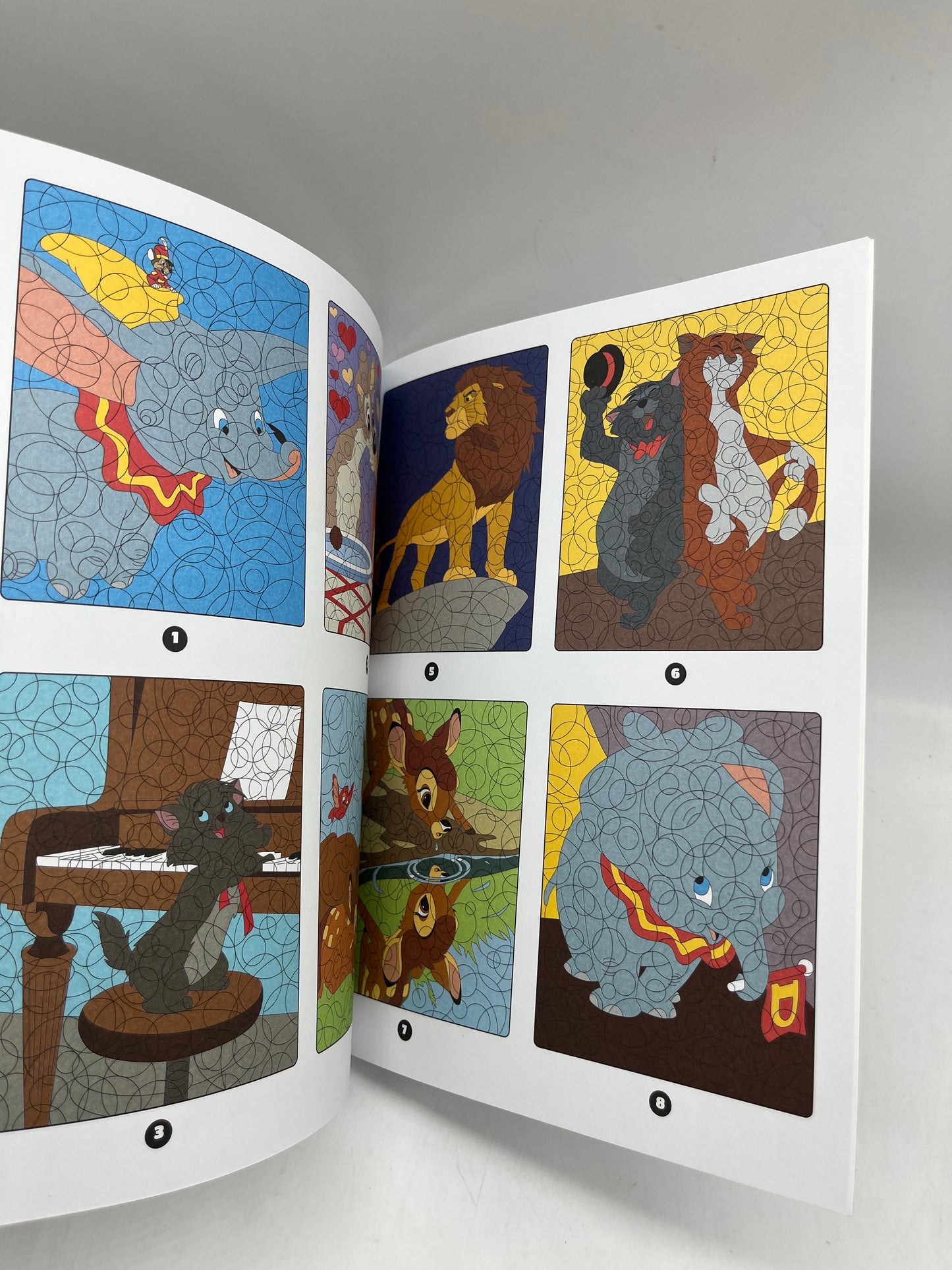 Livre d’activités les ateliers Coloriages magique  à colorier Disney tes héros préférés modèle cercle mystère Neuf