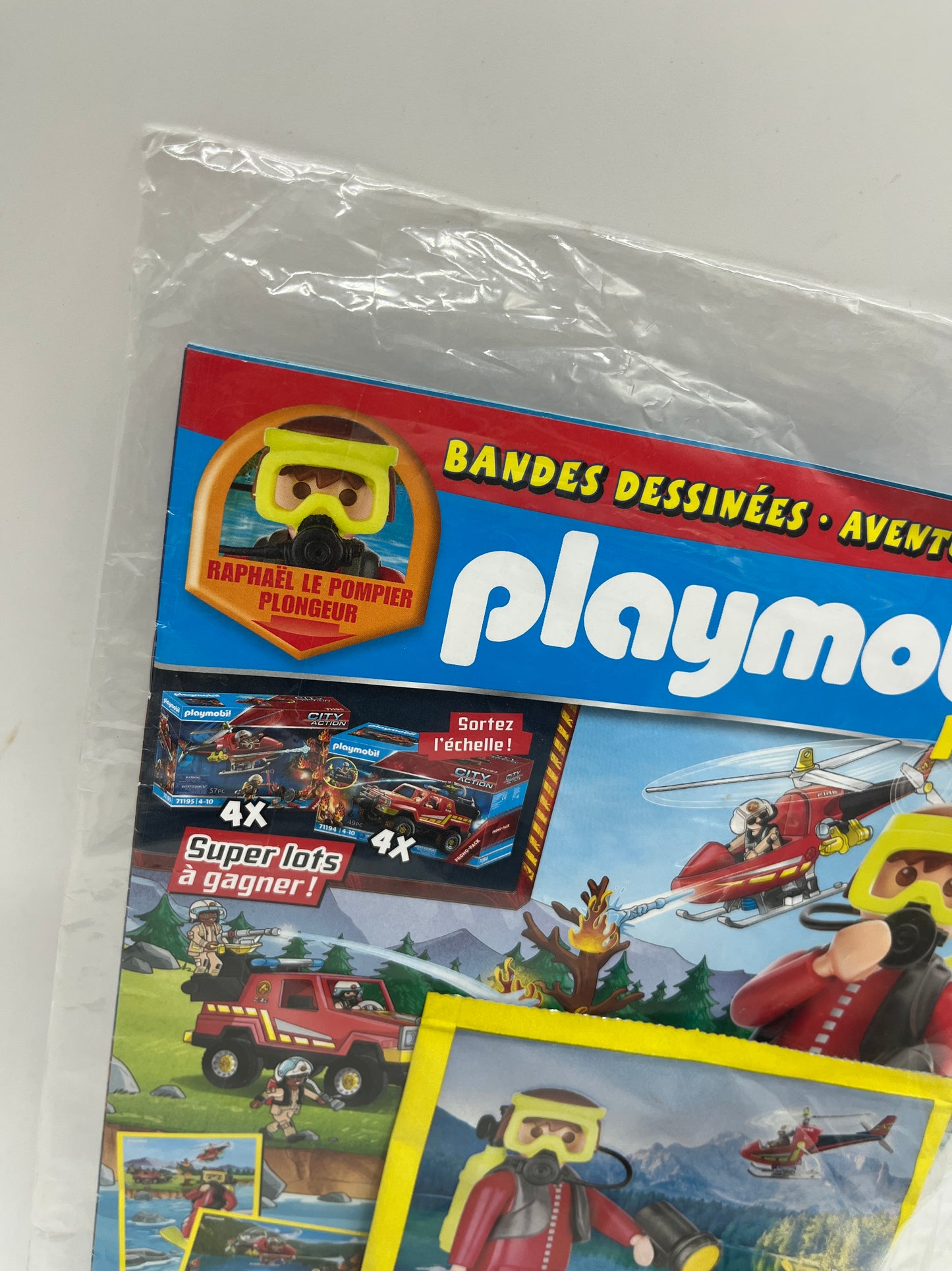 Livre D’activité magazine Playmobil  mag presse avec sa figurine Raphael le pompier plongeur jamais ouvert Neuf