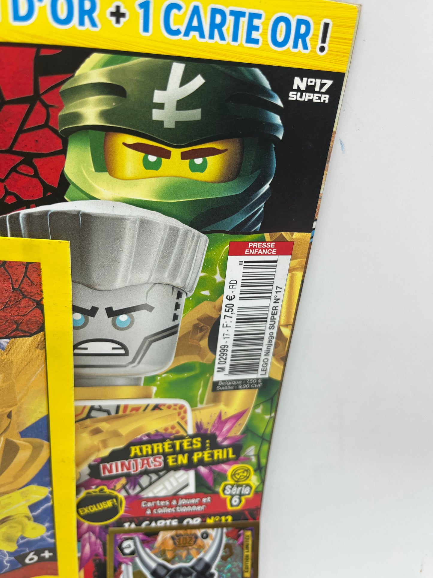livre d’activité Magazine Lego Ninjago  avec sa mini figurine Golden Dragon Jay Neuf !